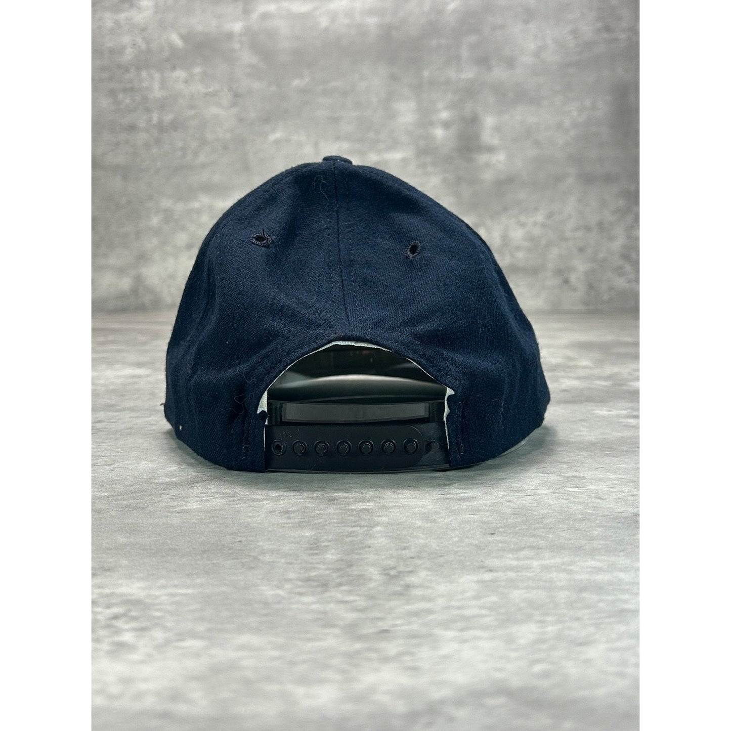 Vintage 90s Michigan Wolverines NCAA Embroidered Logo Snapback Hat OSFA