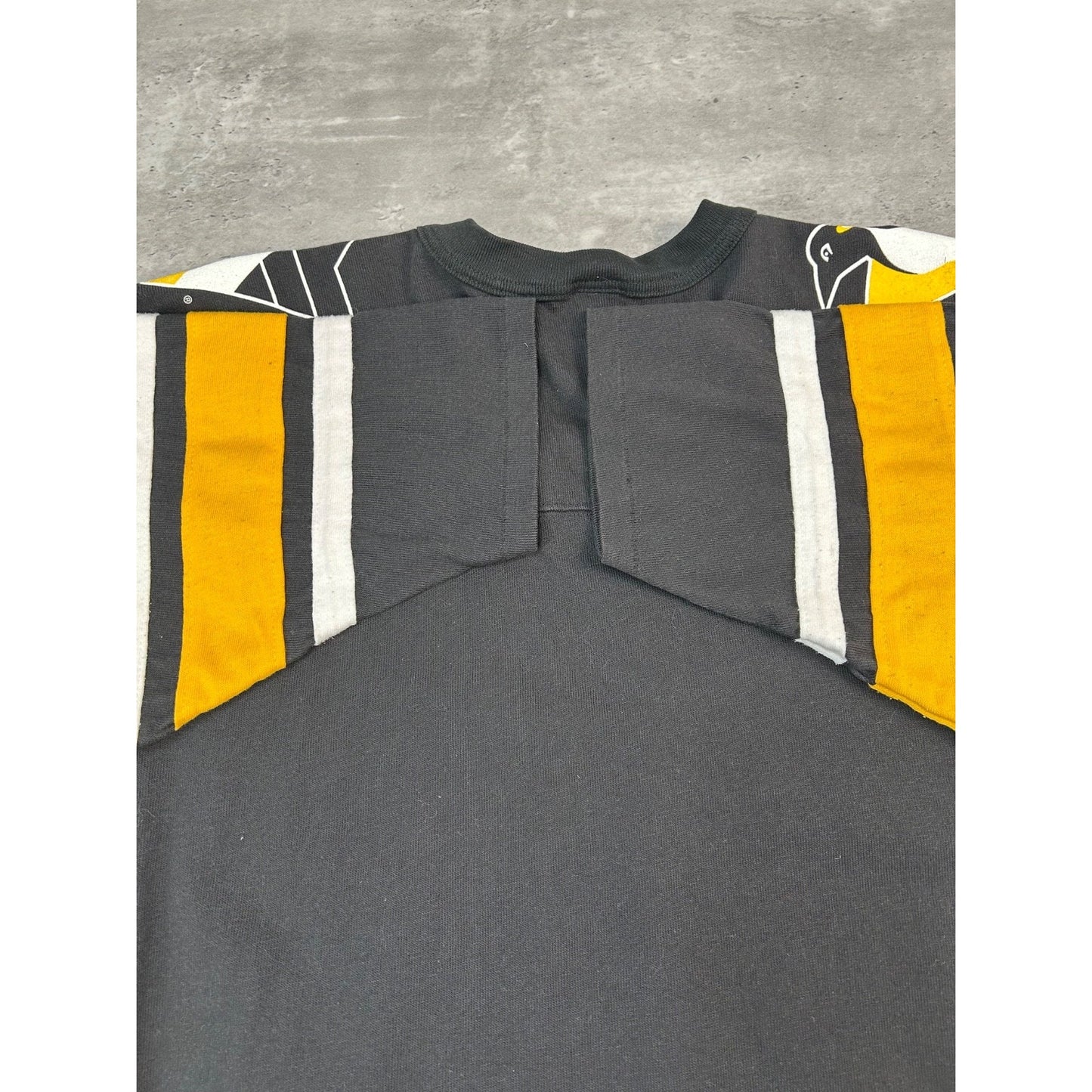 Vintage 90s Pittsburgh Penguins NHL Graphic Spellout Hockey Jersey Size Medium