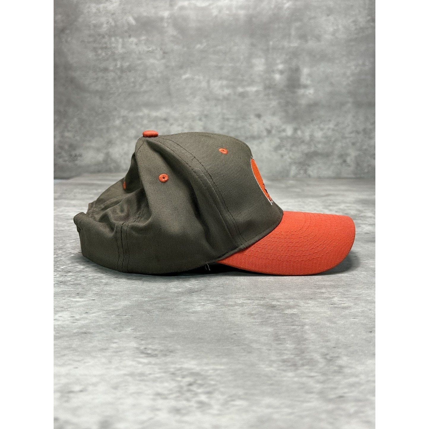 Vintage Cleveland Browns NFL Embroidered Helmet Logo Athletic Snapback Hat OSFA