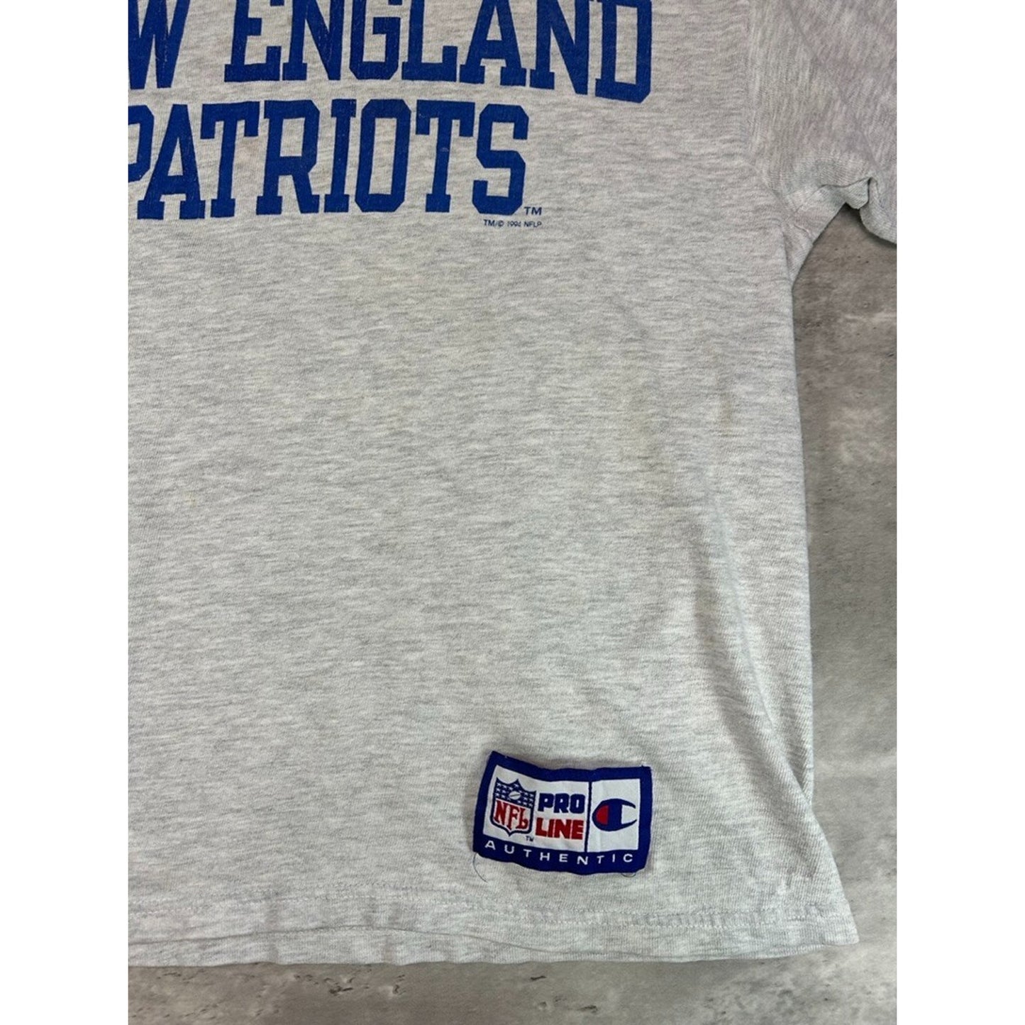 Vintage 1994 New England Patriots NFL Graphic Spellout Football T-Shirt Medium