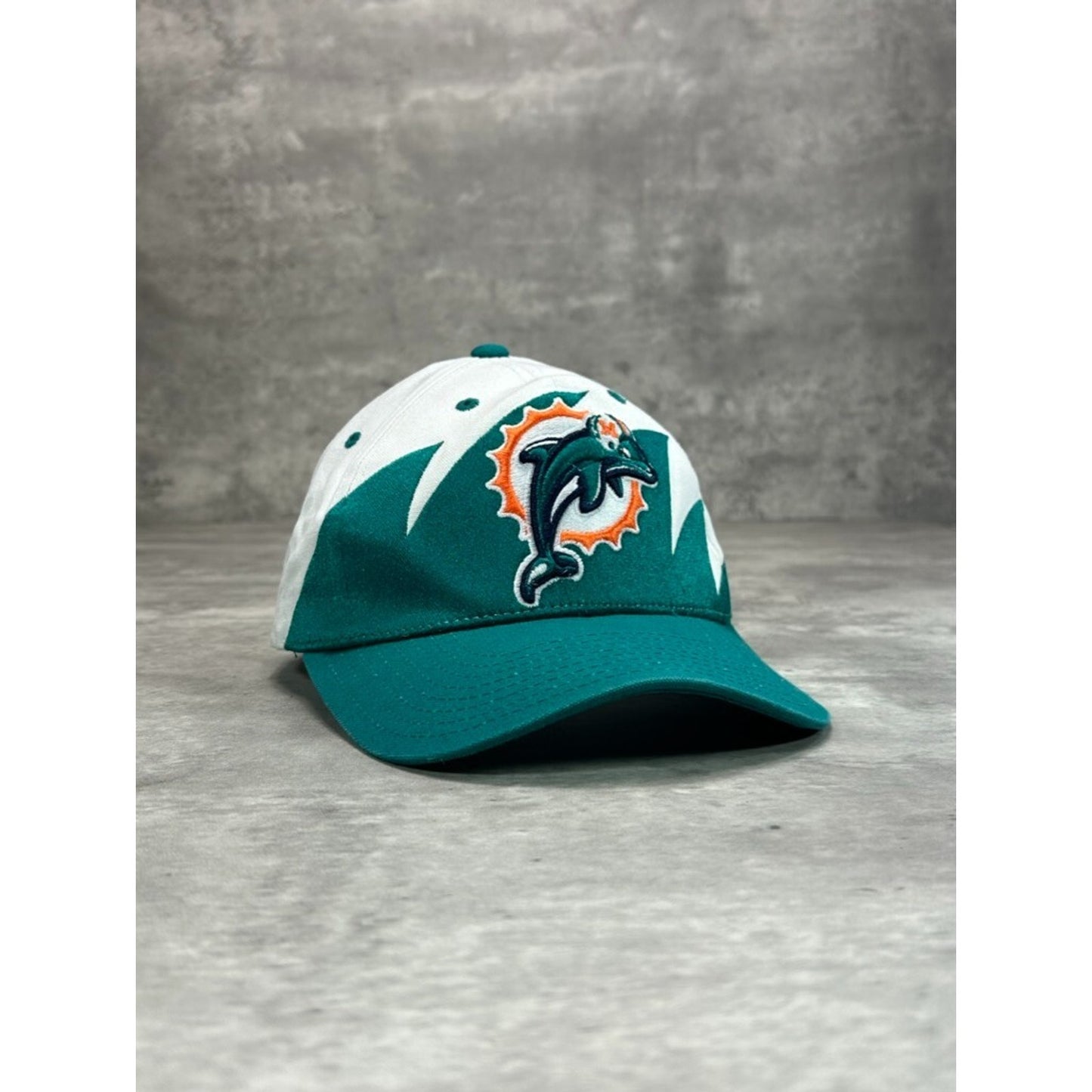 Vintage 2000s Miami Dolphins NFL Embroidered Sharktooth Reebok Snapback Hat OSFA