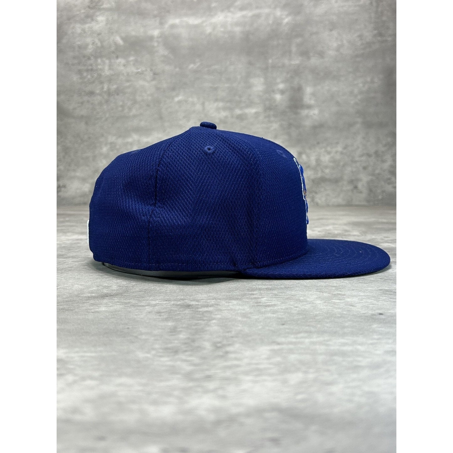 Buffalo Bisons MiLB Embroidered Logo Baseball Fitted Hat 7 1/2 Blue