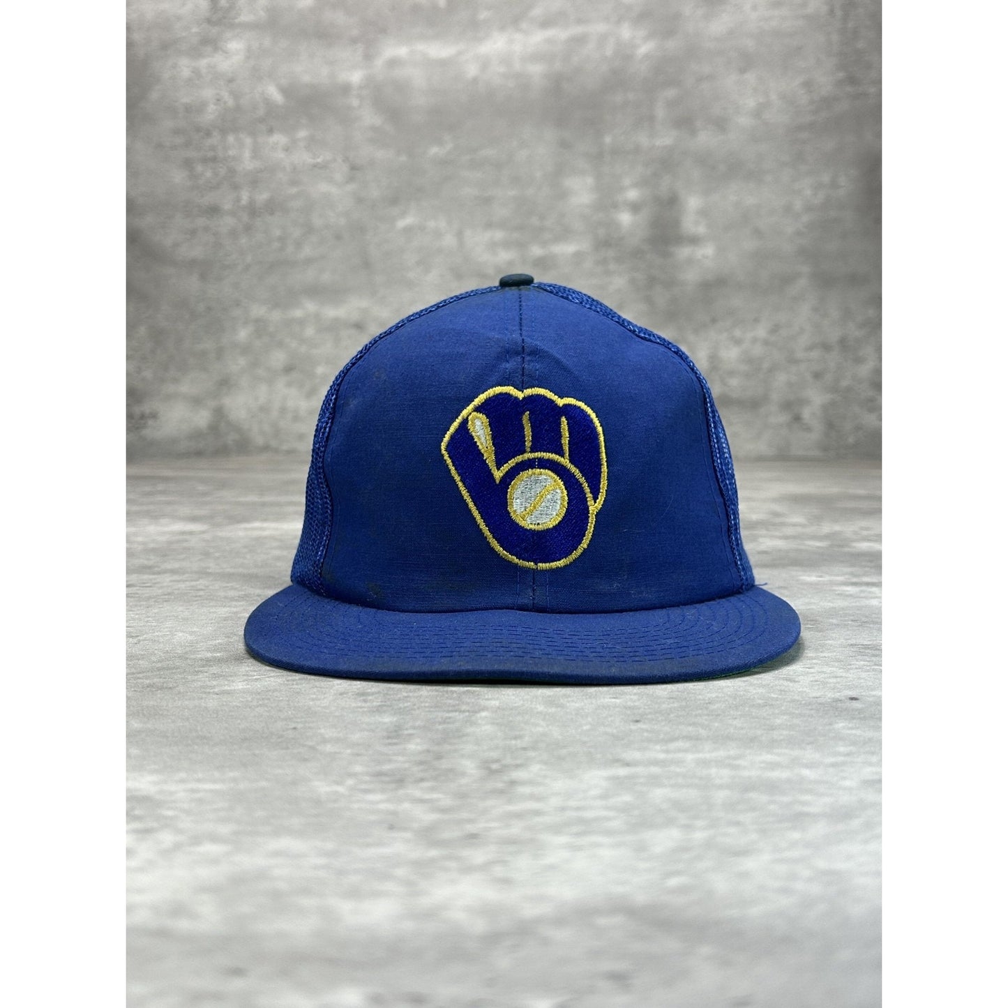 Vintage 80s/90s Milwaukee Brewers MLB Embroidered Logo Trucker Snapback Hat OSFA