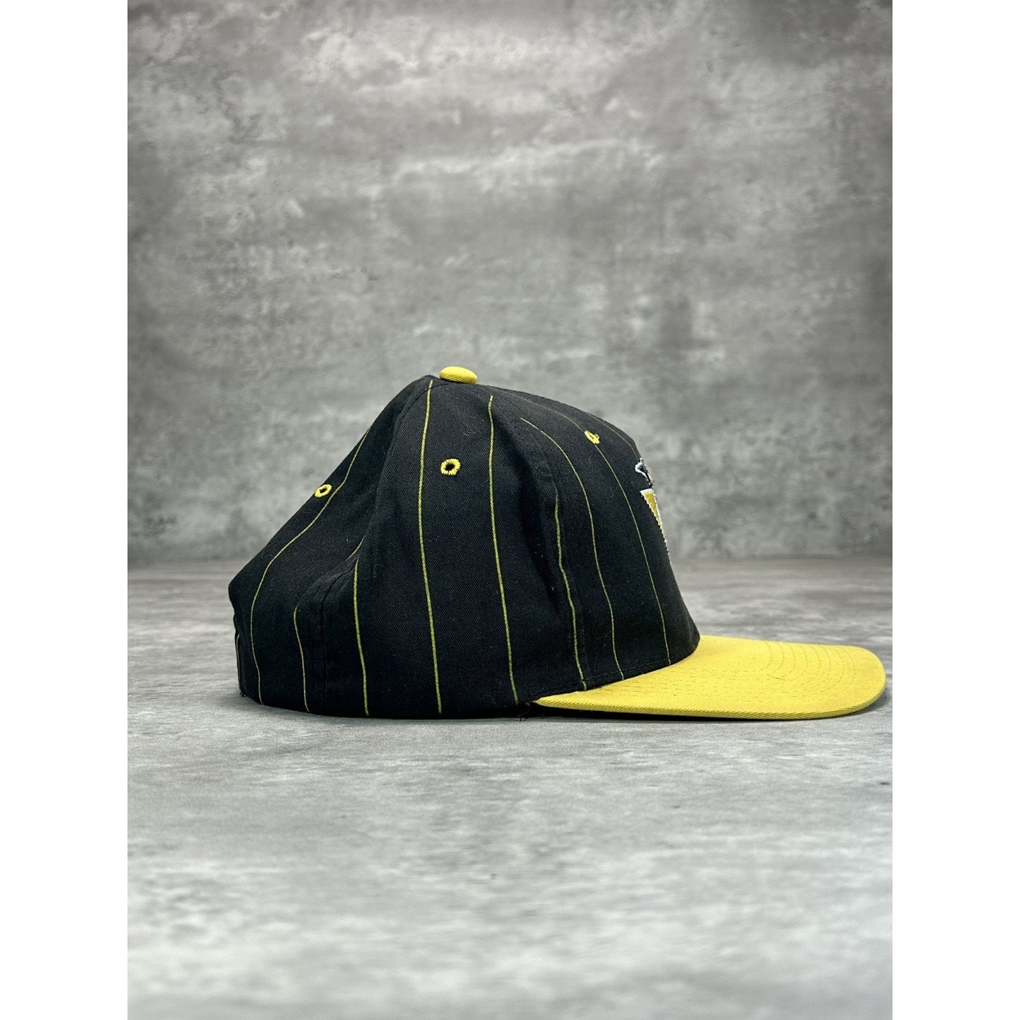 VTG 90s Pittsburgh Penguins NHL Embroidered Pinstripe Hockey Snapback Hat OSFA