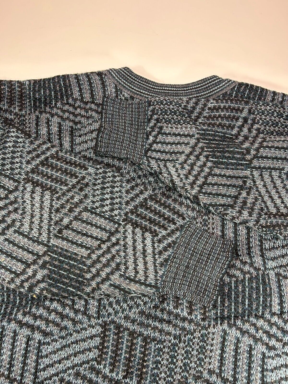 Vintage 80s/90s London Fog Abstract Print V-Neck Pullover Knit Sweater Size Large