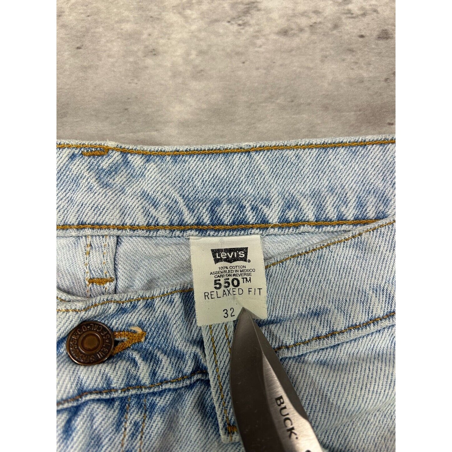 Vintage Levis 550 Orange Tab Relaxed Fit Light Wash Denim Shorts Size 31 Blue