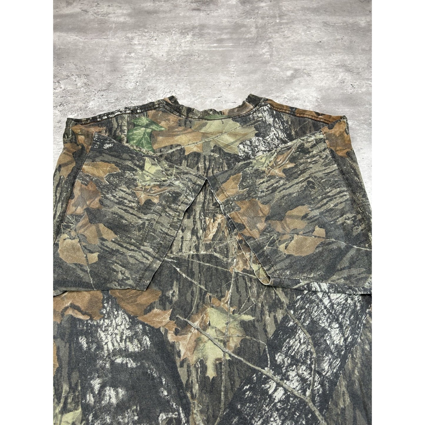 Vintage Mossy Oak Break Up Tree Camo Hunting Pocket T-Shirt Size XL