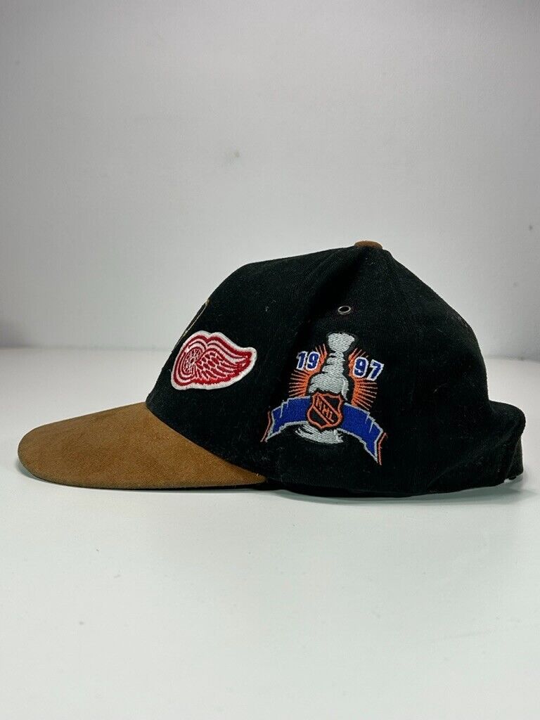 Vintage 1997 Detroit Red Wings NHL Stanley Cup Champs Starter Snapback Hat OSFA