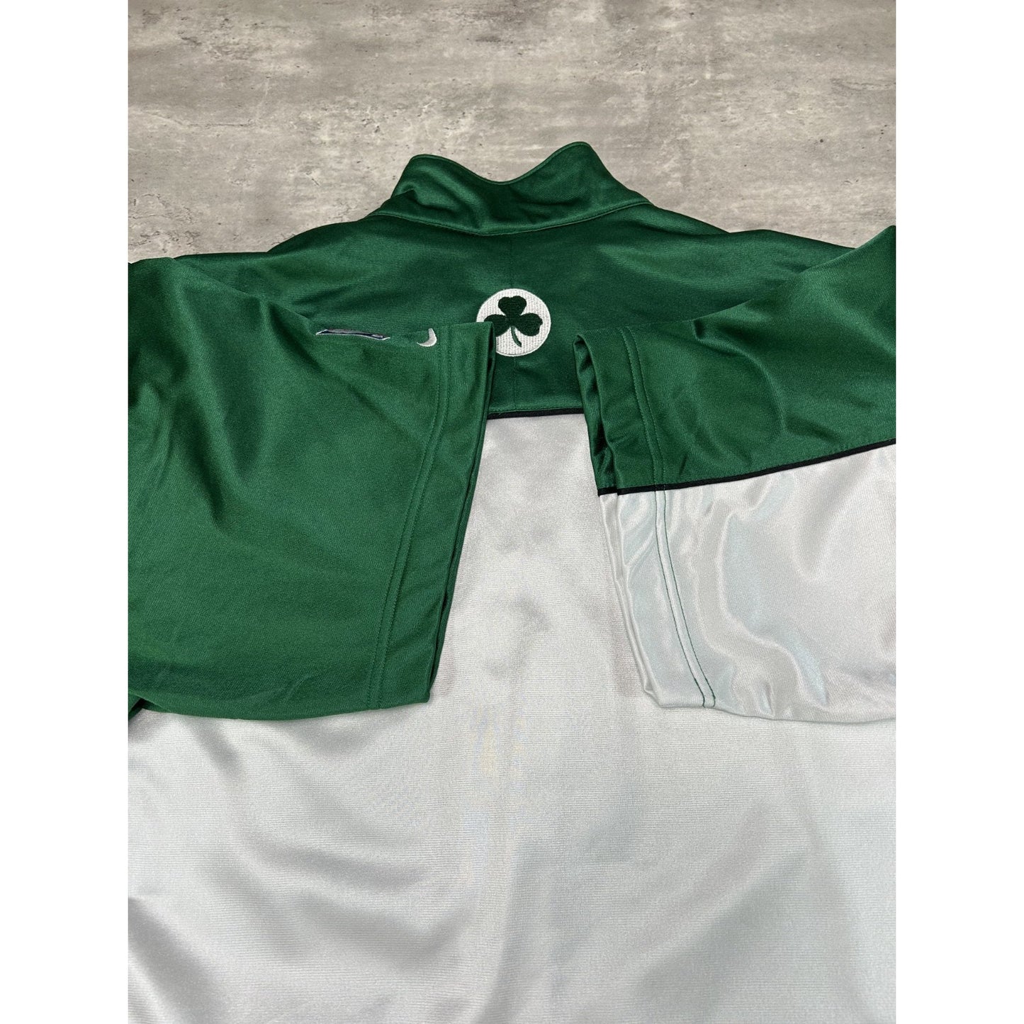 Vintage Boston Celtics NBA Embroidered Spellout Nike Warm Up Jersey Size XL