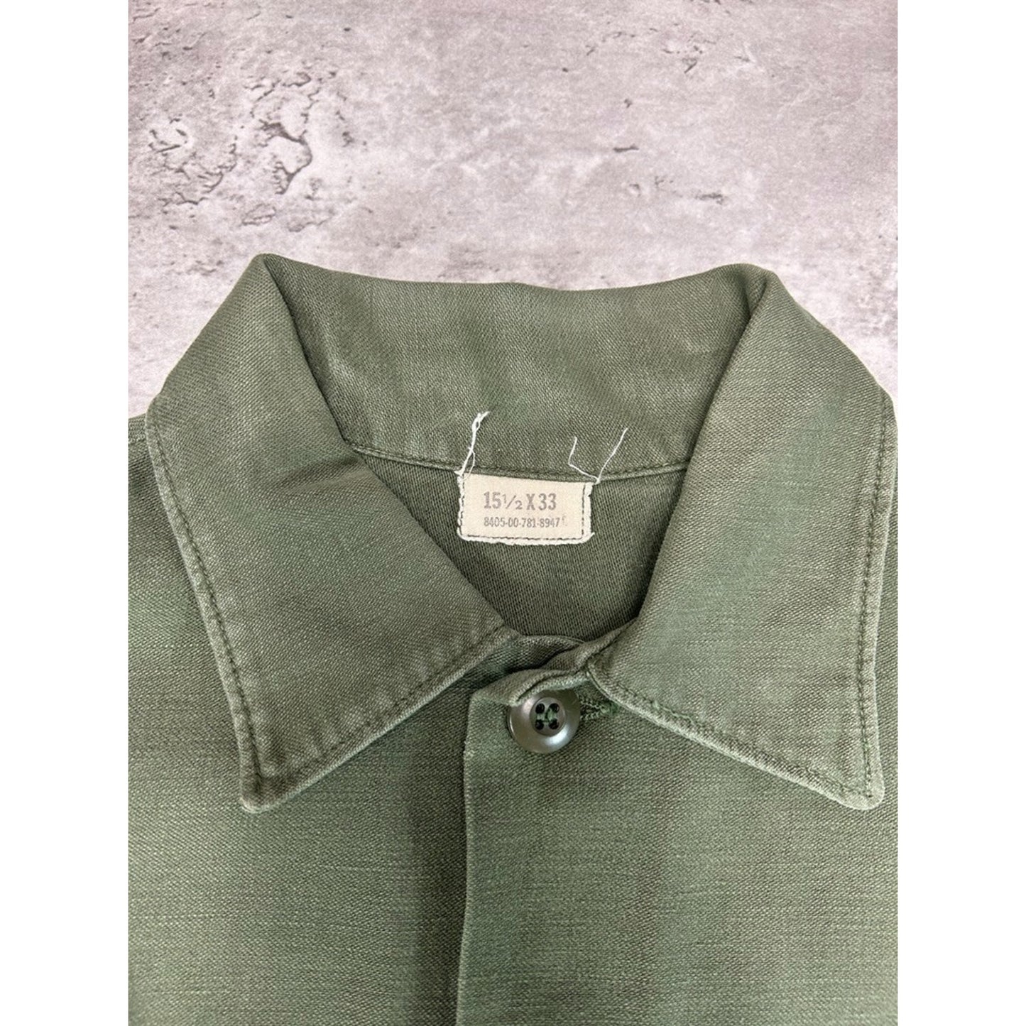 Vintage 1960s US Air Force OG 107 Military Short Sleeve Button Up Shirt Medium