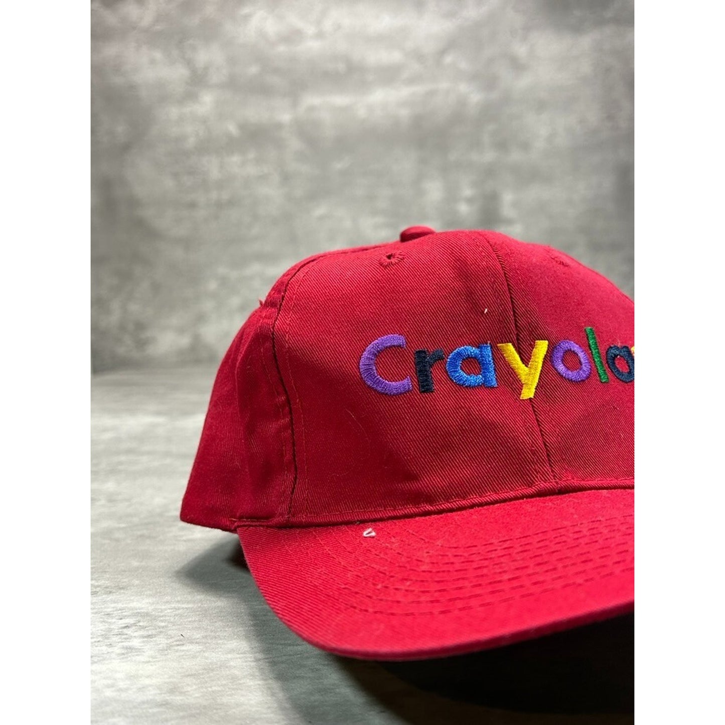Vintage 90s Crayola Embroidered Spellout Snapback Hat OSFA Red