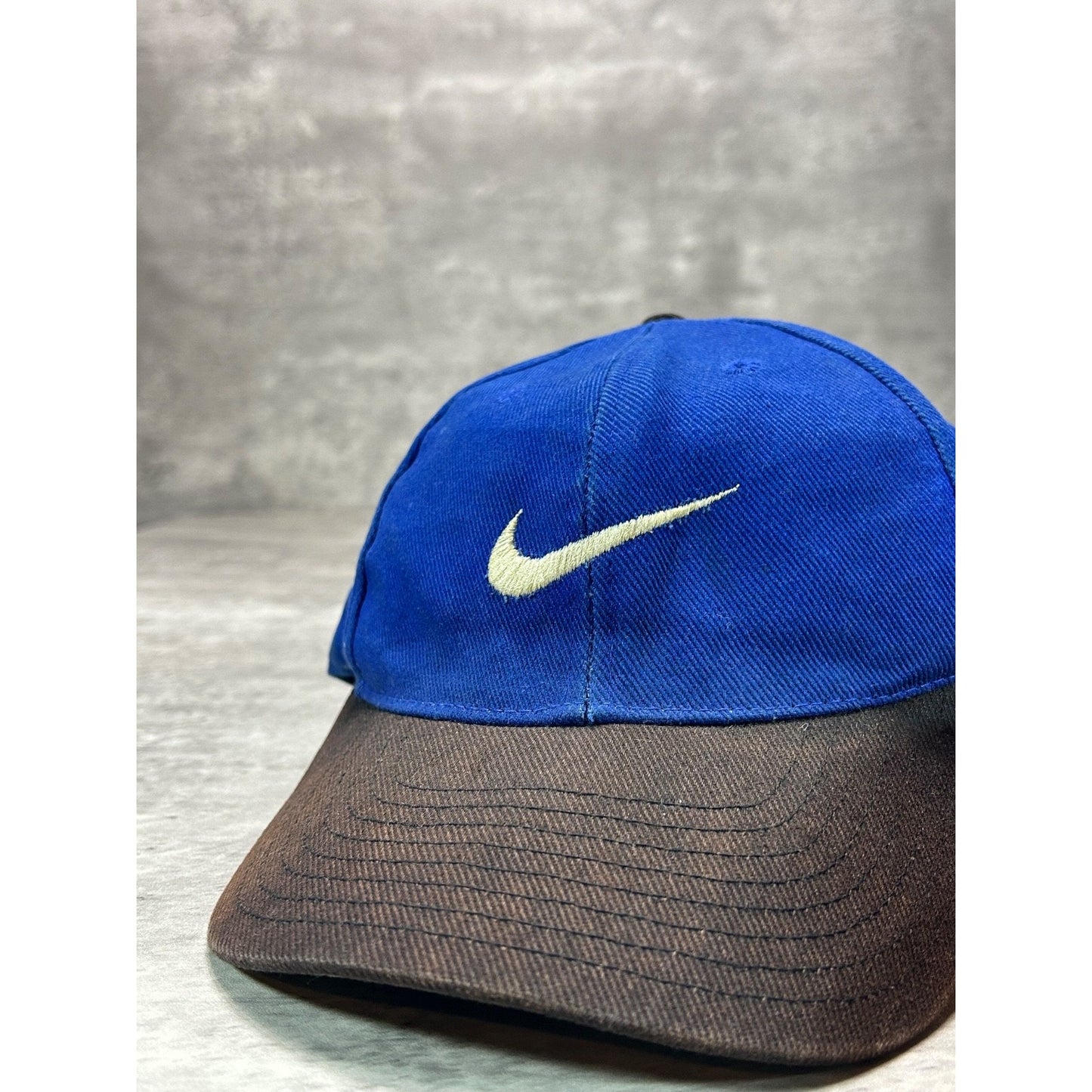 Vintage 90s Nike Embroidered Swoosh Two Tone Snapback Hat OSFA