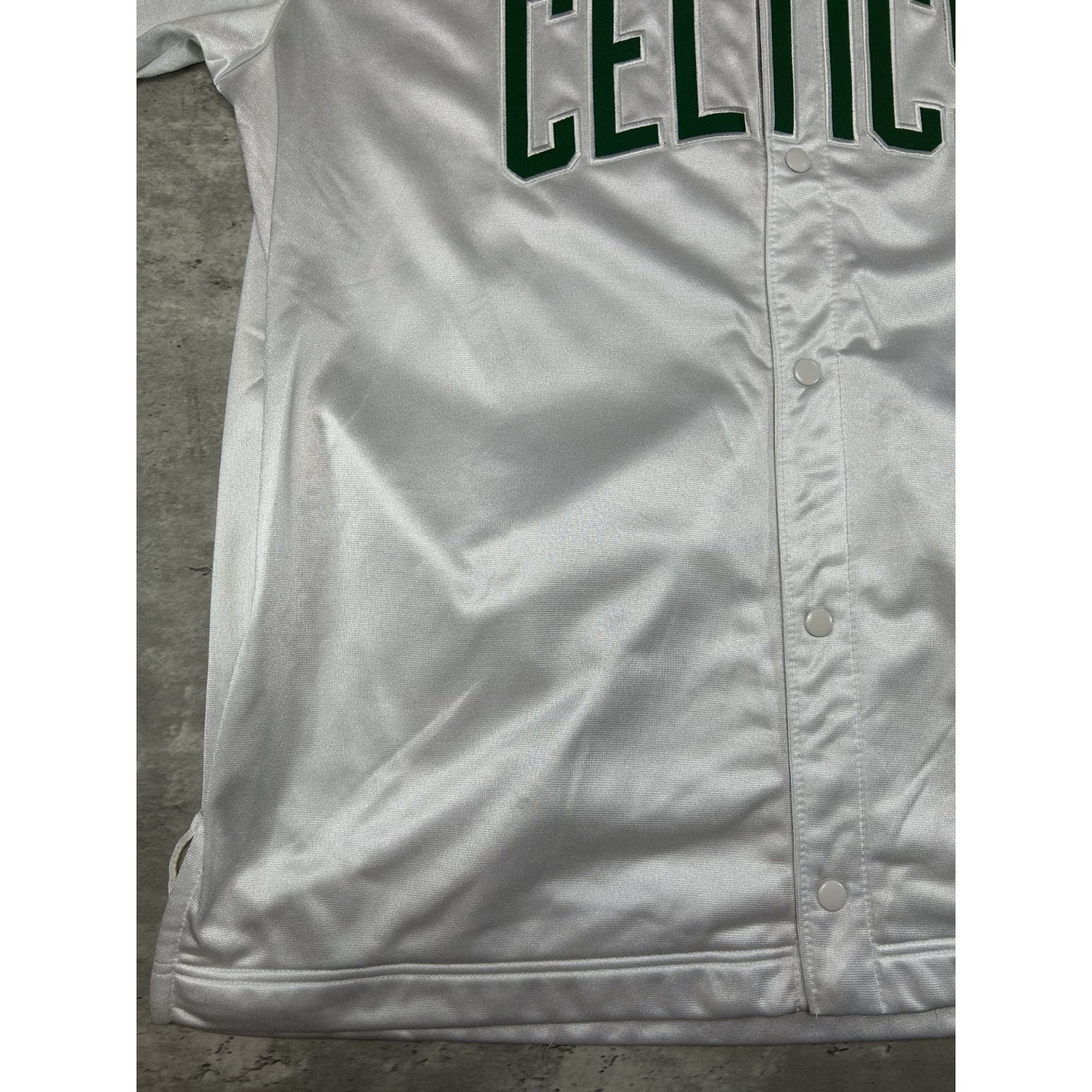 Vintage Boston Celtics NBA Embroidered Spellout Nike Warm Up Jersey Size XL