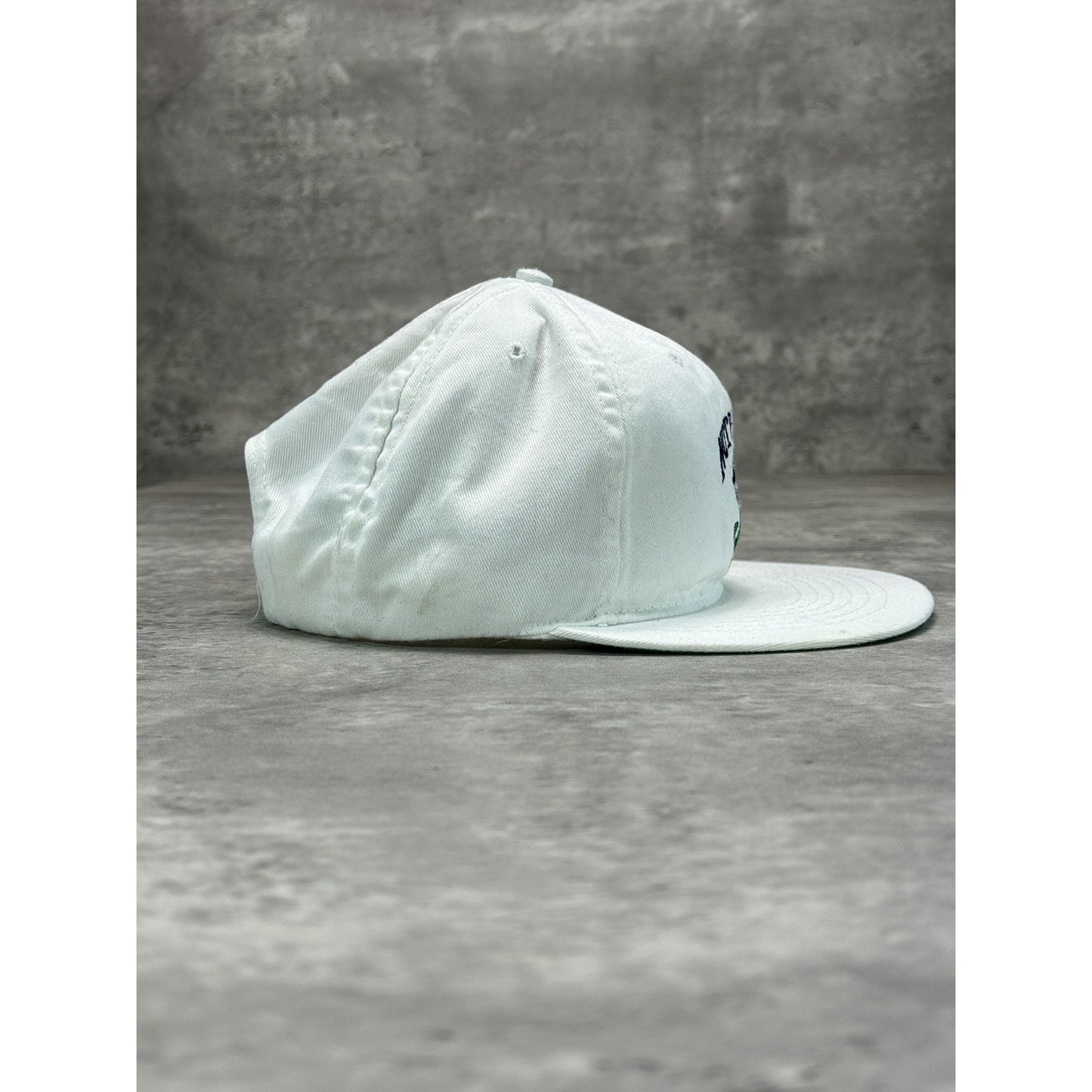 Vintage 90s Notre Dame Fighting Irish NCAA Embroidered Snapback Hat OSFA White