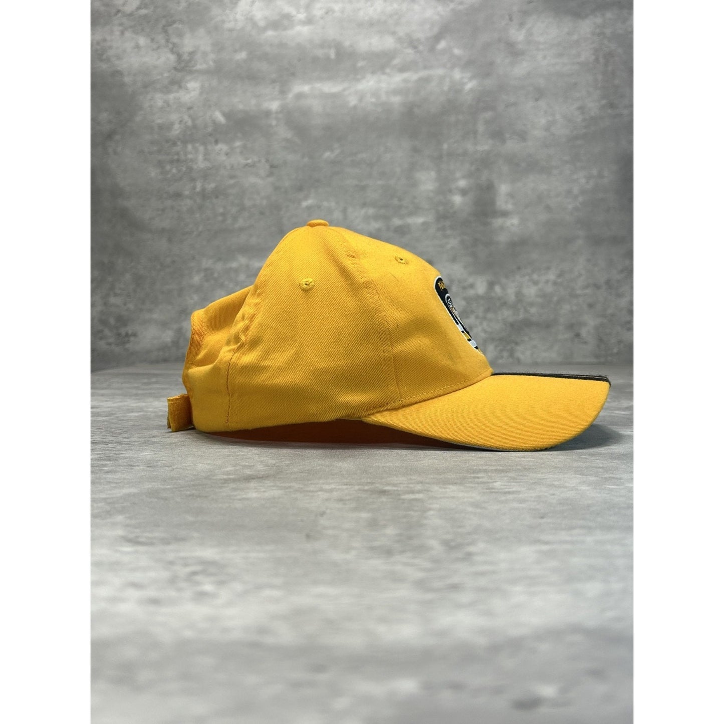 Vintage 90s Pittsburgh Penguins NHL Embroidered Logo Hockey Strapback Hat OSFA