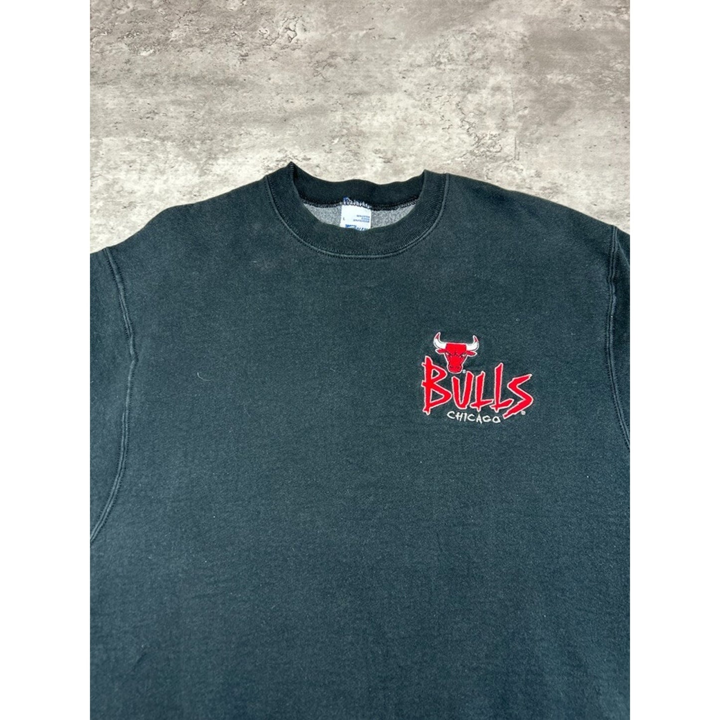 Vintage 90s Chicago Bulls NBA Embroidered Spellout Logo Sweatshirt Size Large