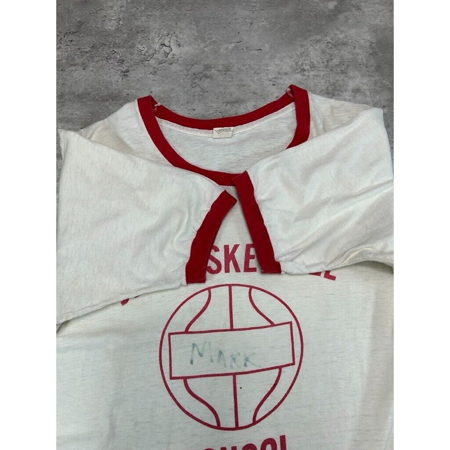 Vintage 1970 Jr Basketball School Graphic Spell Out Ringer T-Shirt Size Medium