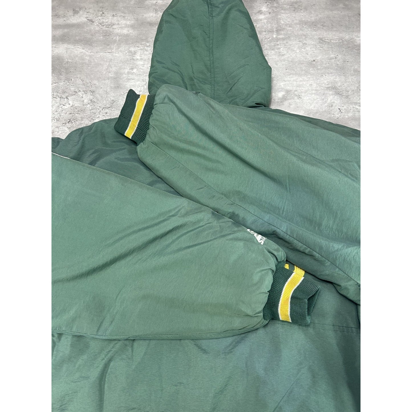 Vintage 80s Green Bay Packers NFL Embroidered Logo Starter Jacket Size XL