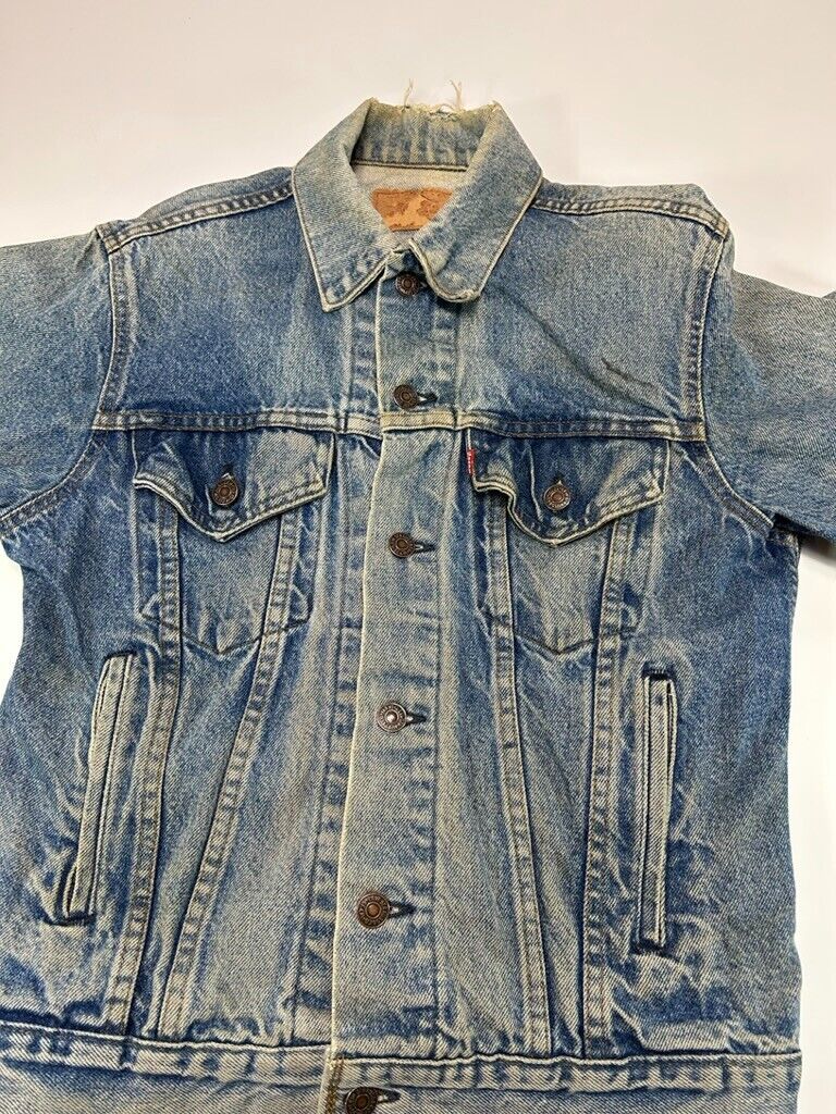 Vintage 90s Levis Type 3 Medium Wash Denim Trucker Jacket Size Small