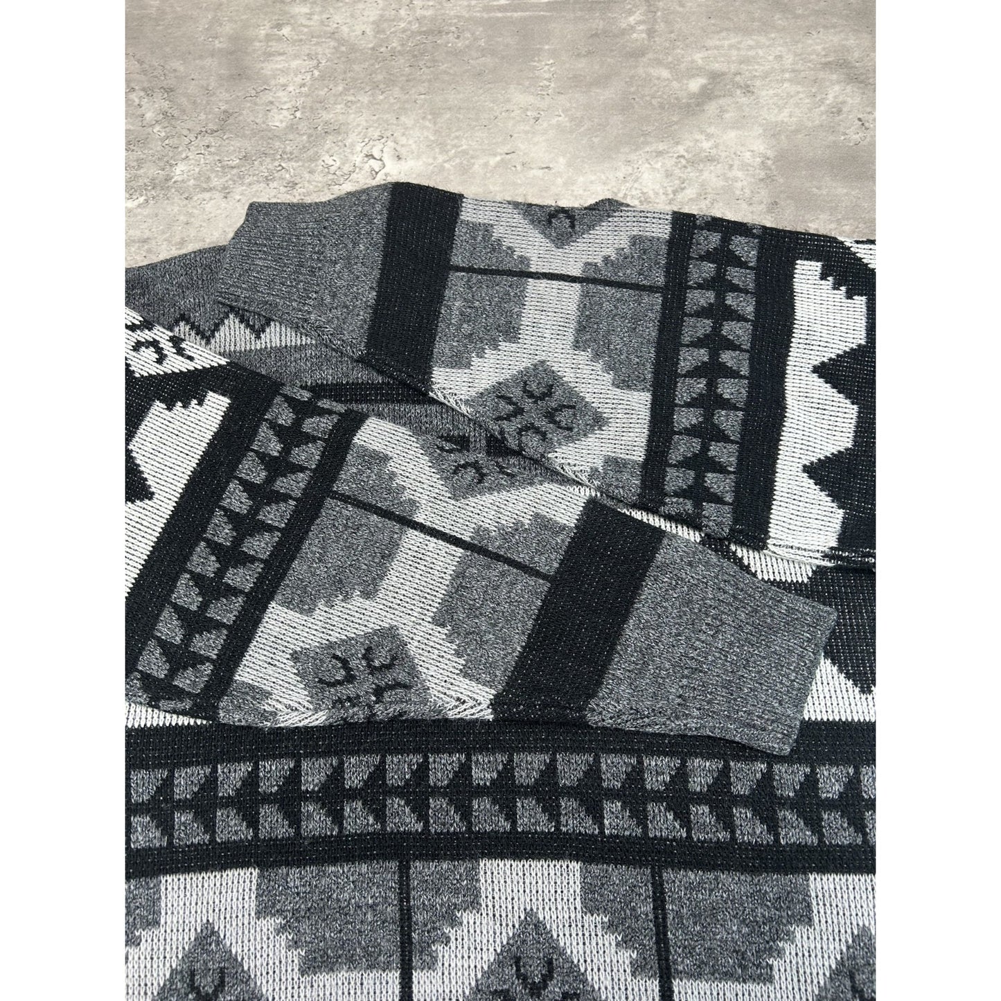 Vintage 80s/90s Abstract Geometric Print Pullover Ribbed Knit Sweater Sz Medium