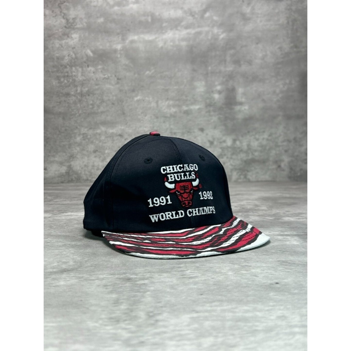 Vintage 1991/92 Chicago Bulls NBA Back To Back World Champs Snapback Hat OSFA
