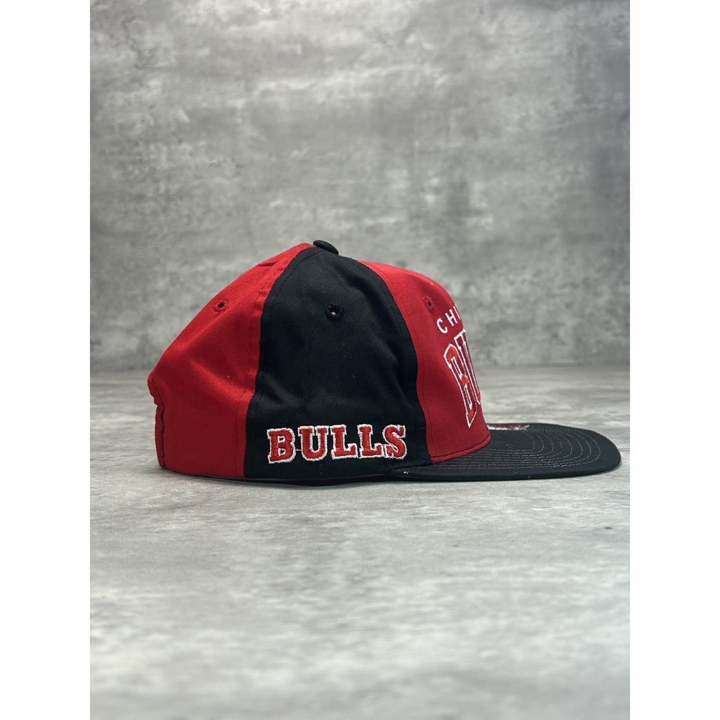 Vintage 90s Chicago Bulls NBA Starter Two Tone Arc Spellout Snapback Hat OSFA
