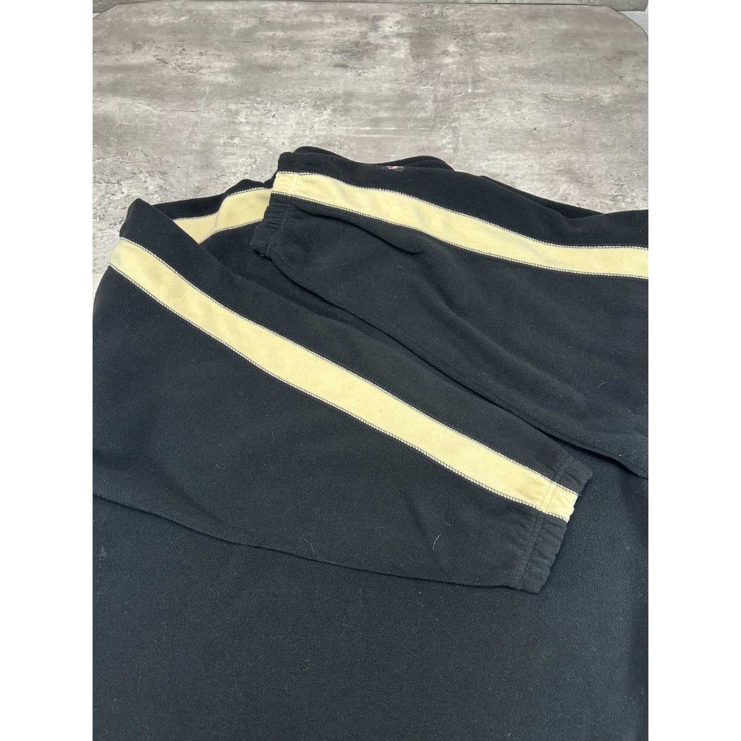 Vintage Pittsburgh Penguins NHL Embroidered Logo 1/4 Zip Fleece Sweatshirt 2XL