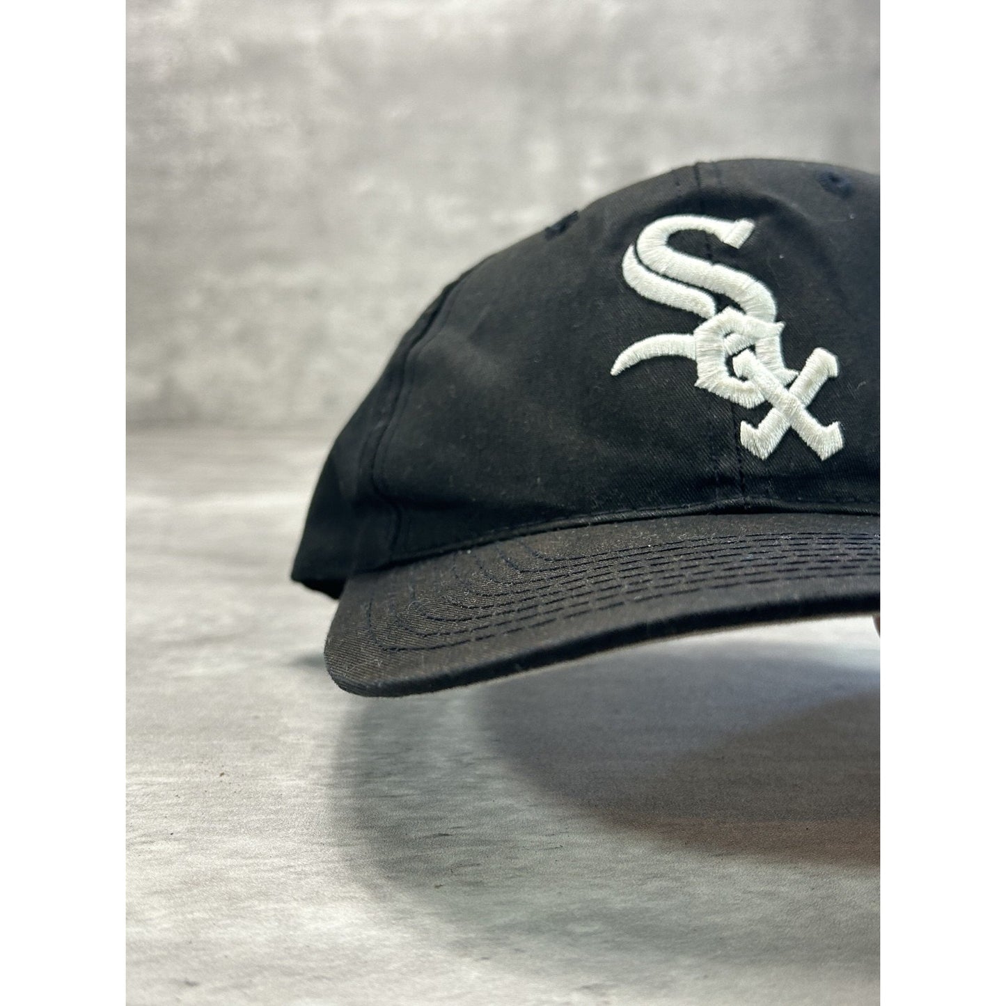 Vintage 90s Chicago White Sox MLB Embroidered Logo Baseball Snapback Hat OSFA