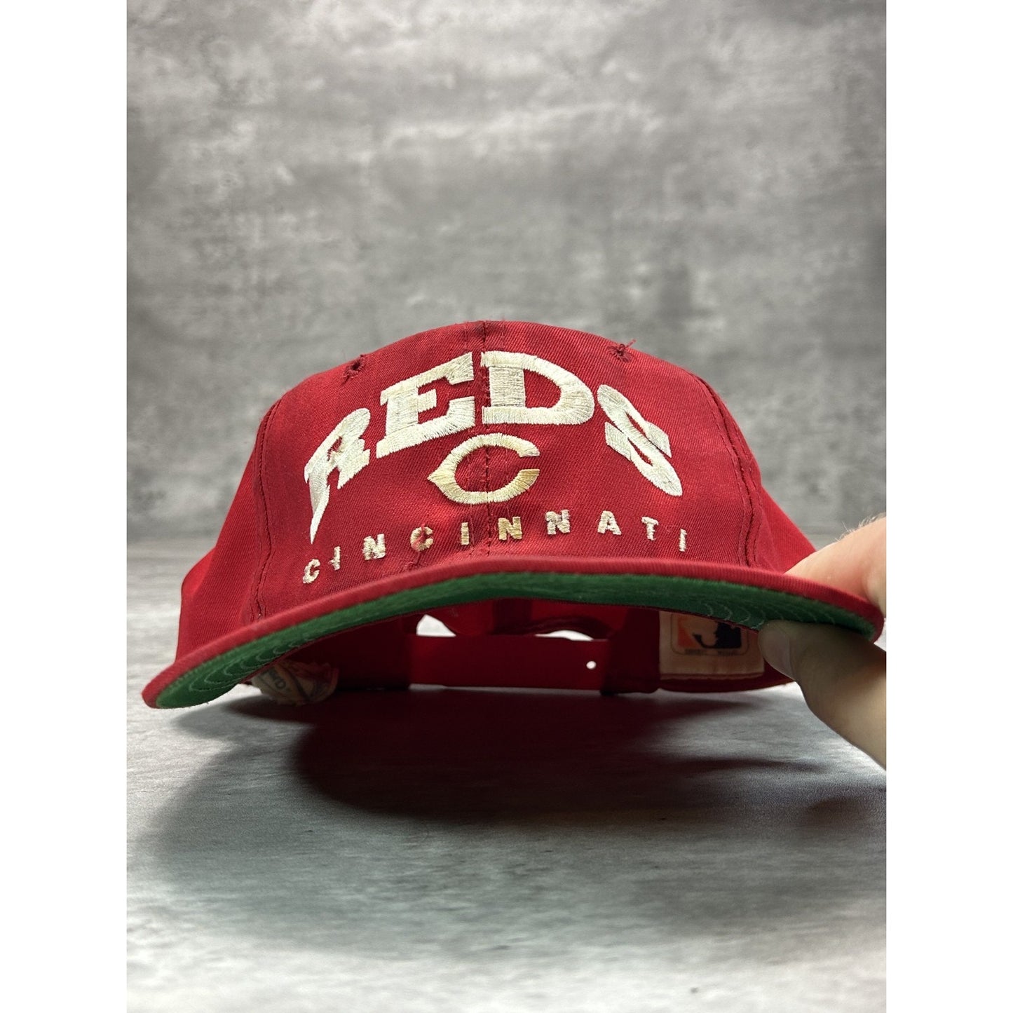 Vintage 90s Cincinnati Reds MLB Embroidered Logo Baseball Snapback Hat OSFA