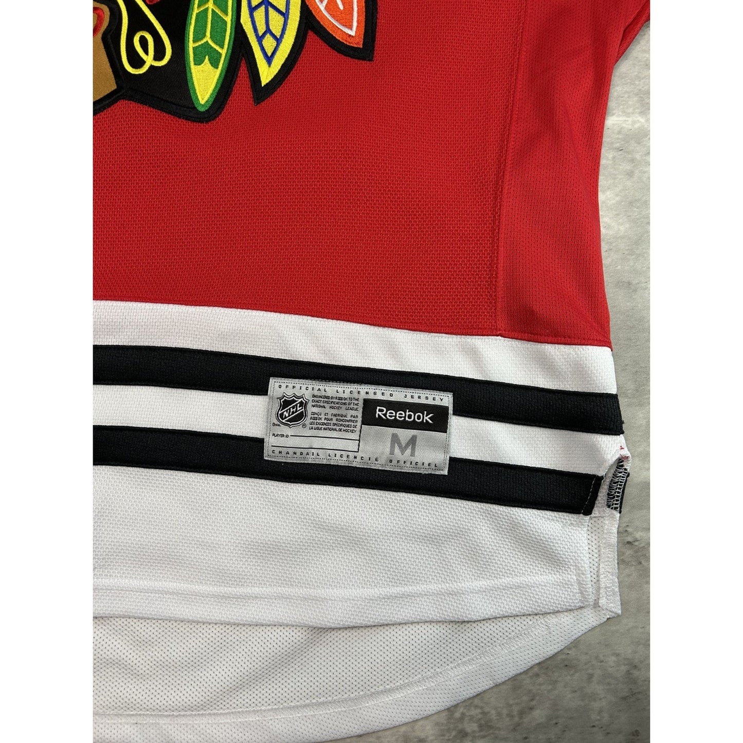 Johnathan Towes #19 Chicago Blackhawks NHL Reebok Hockey Jersey Size Medium