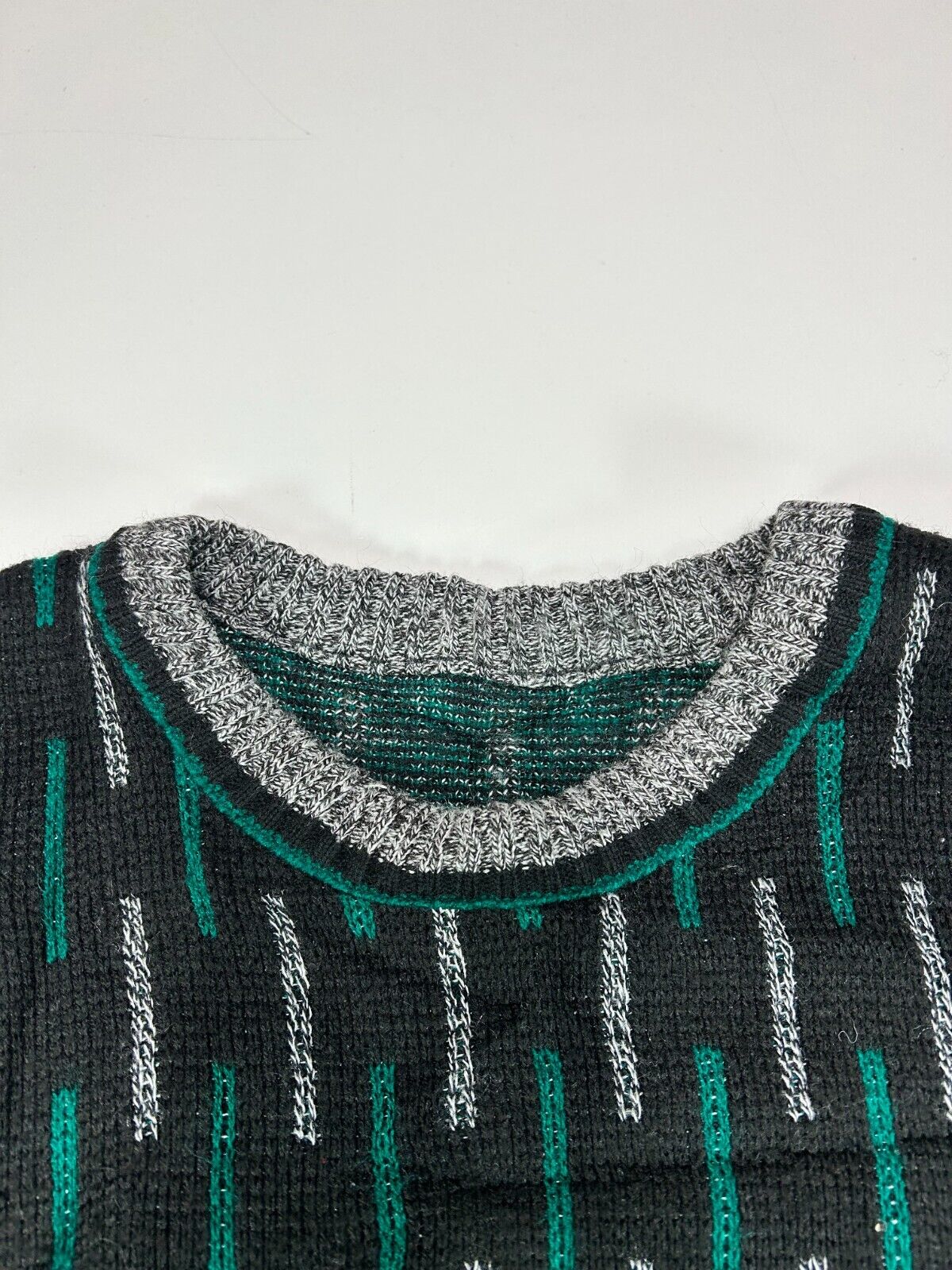 Vintage Striped Multicolor Pattern Ribbed Pullover Knit Sweater Size Large