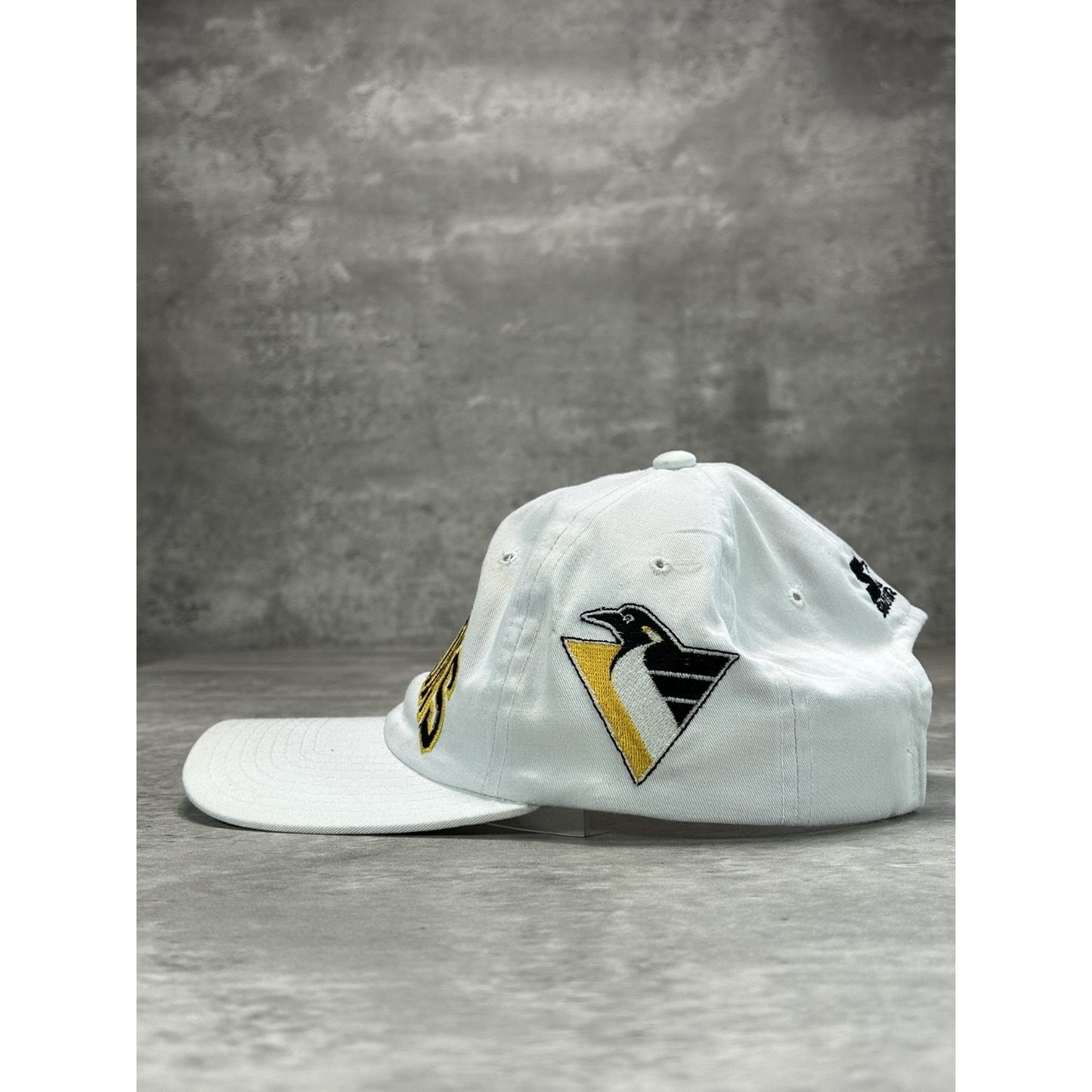 Vintage 90s Pittsburgh Penguins NHL Starter Arc Spellout Snapback Hat OSFA