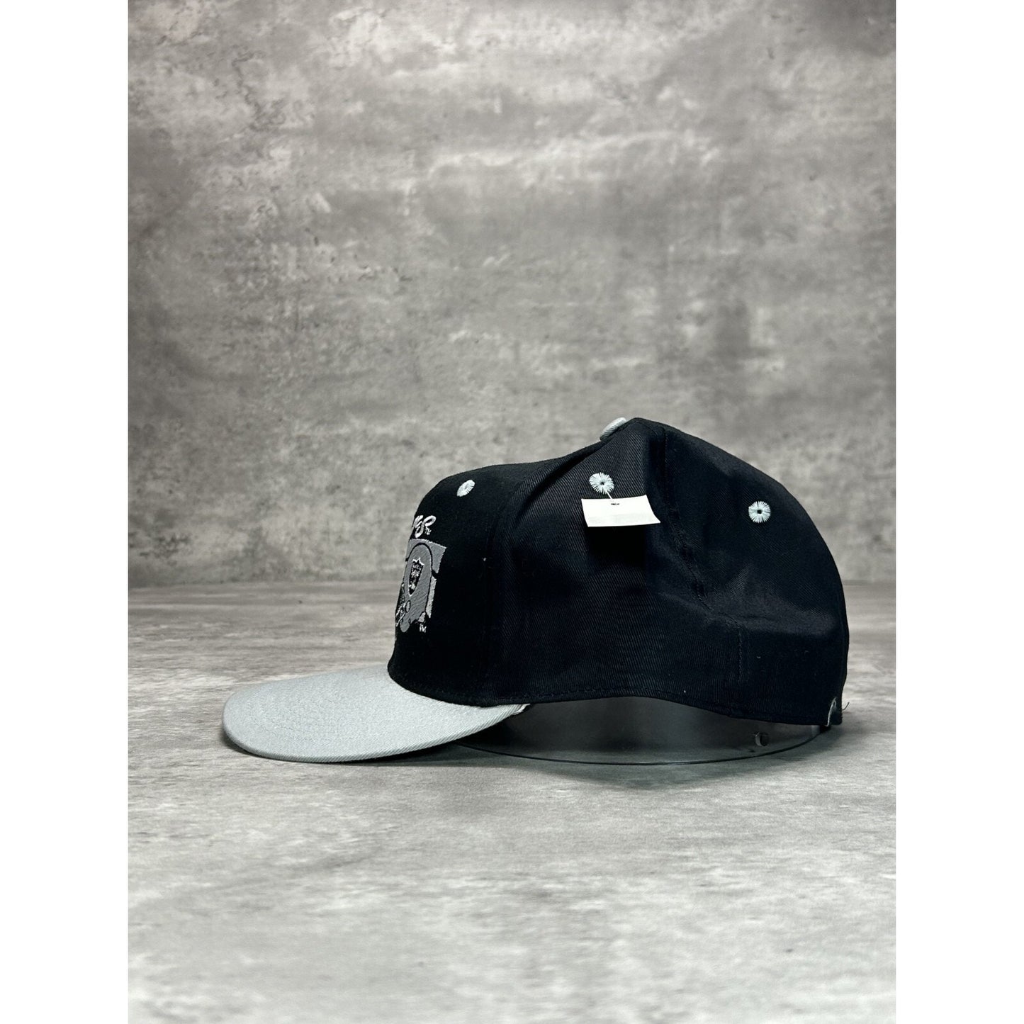 Vintage 90s Los Angeles Raiders NFL Embroidered Fitted Hat 7 5/8 Black