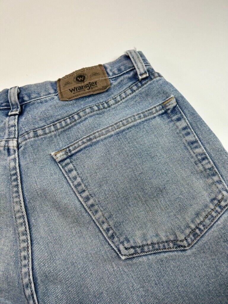 Vintage Wrangler Jeans Relaxed Fit Light Wash Denim Shorts Size 32