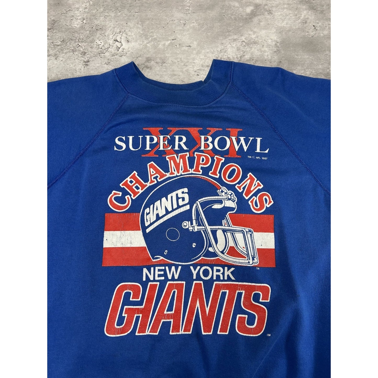 Vintage 1987 New York Giants NFL Super Bowl XXI Champs Helmet Sweatshirt Medium