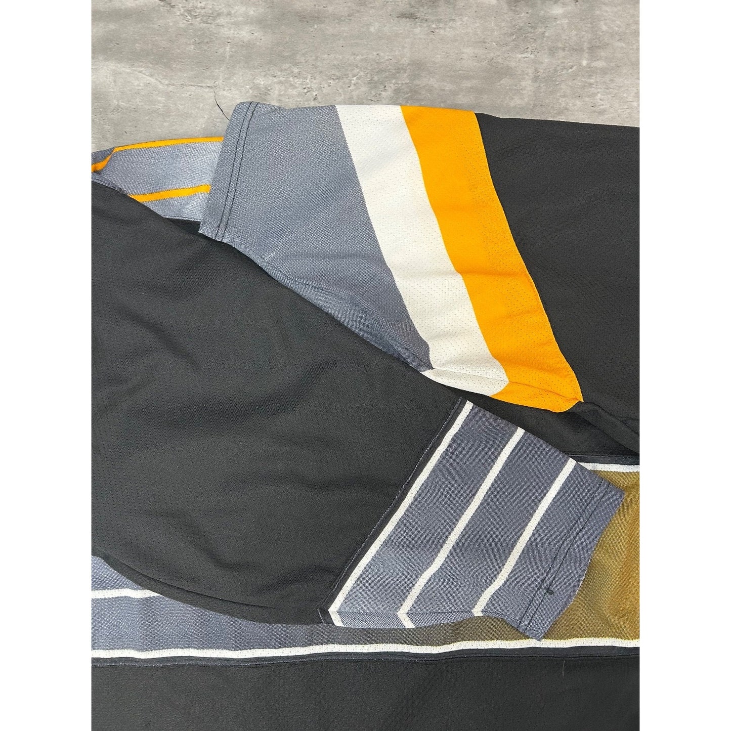 Vintage 90s Pittsburgh Penguins NHL Stitched CCM Hockey Jersey Size XL