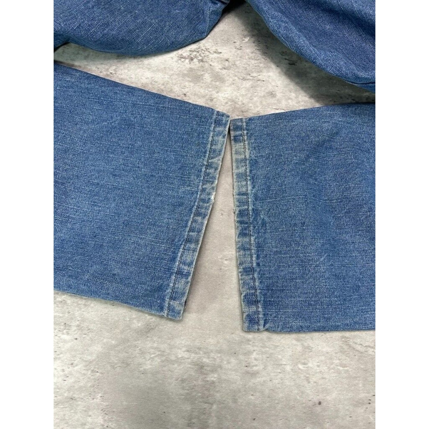 Vintage Wrangler Hero Medium Wash Denim Workwear Carpenter Pants Size 33
