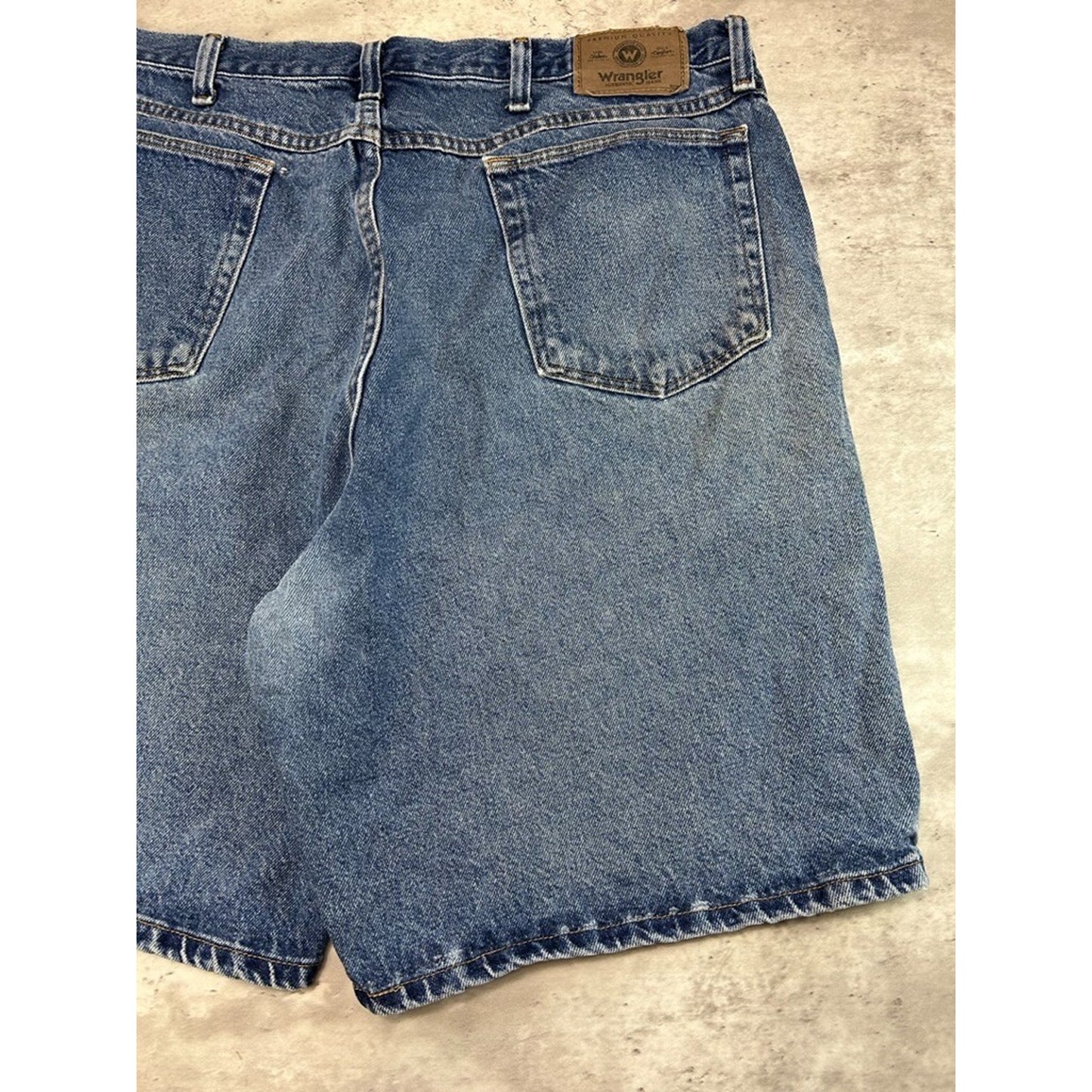 Vintage Wrangler Authentics Medium Wash Denim Shorts Size 38 Blue
