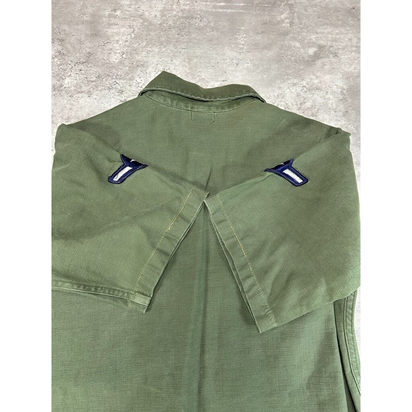 Vintage 1960s US Air Force OG 107 Military Short Sleeve Button Up Shirt Medium