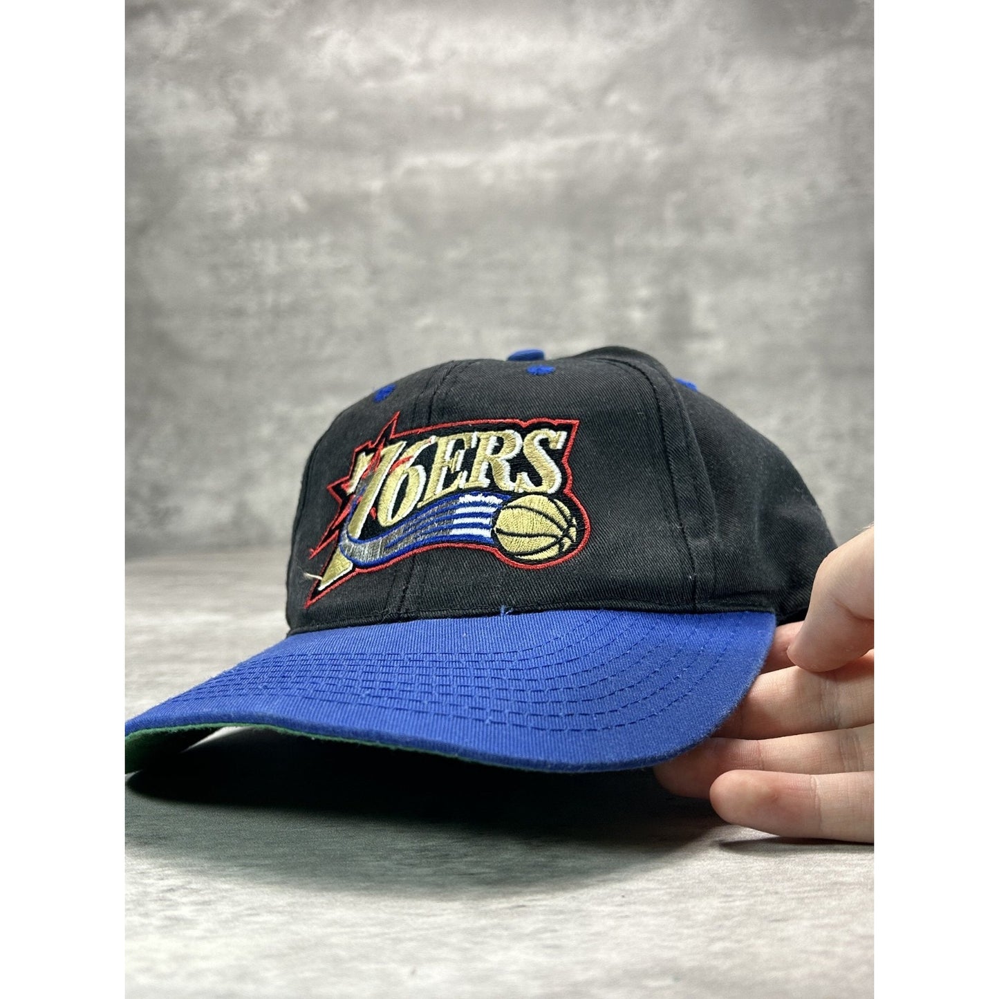 Vintage 90s Philadelphia 76ers NBA Embroidered Logo Basketball Snapback Hat OSFA
