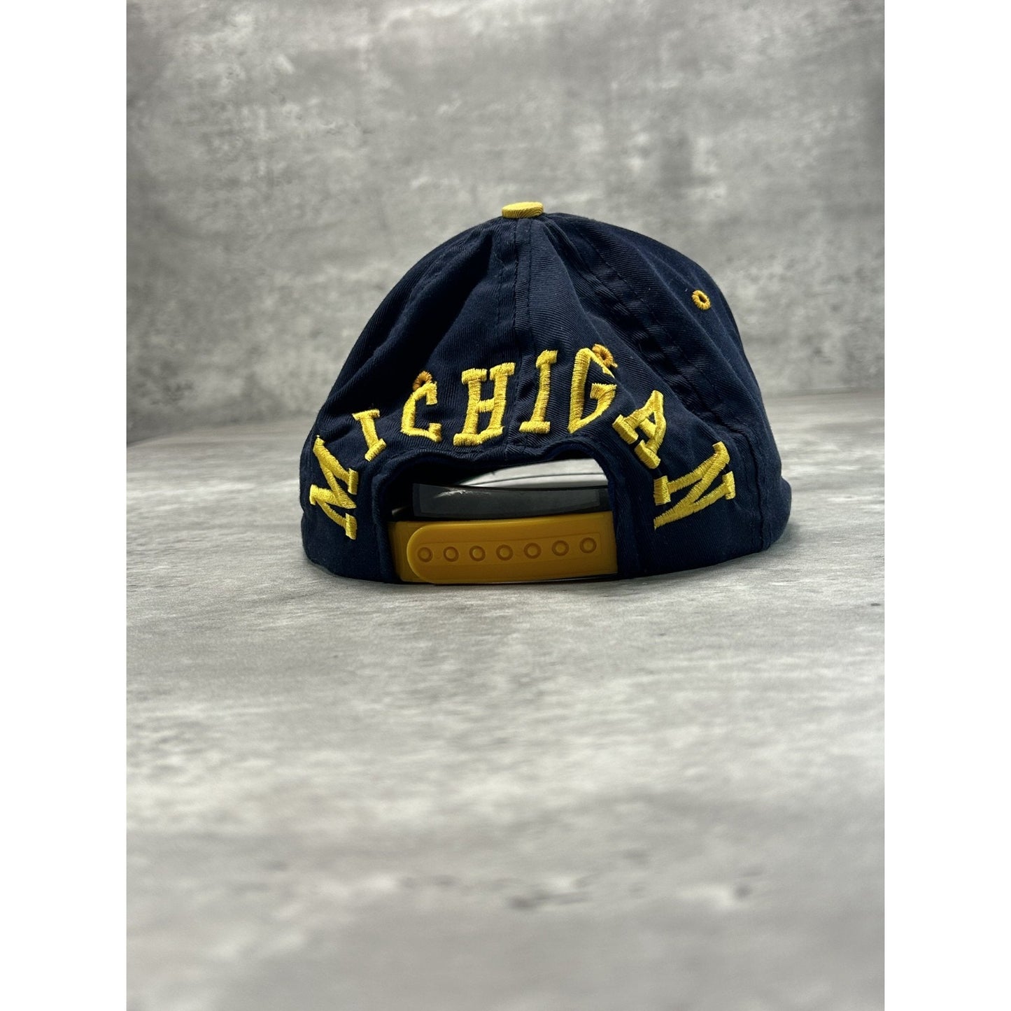 Vintage Michigan Wolverines NCAA Embroidered Logo Snapback Hat OSFA
