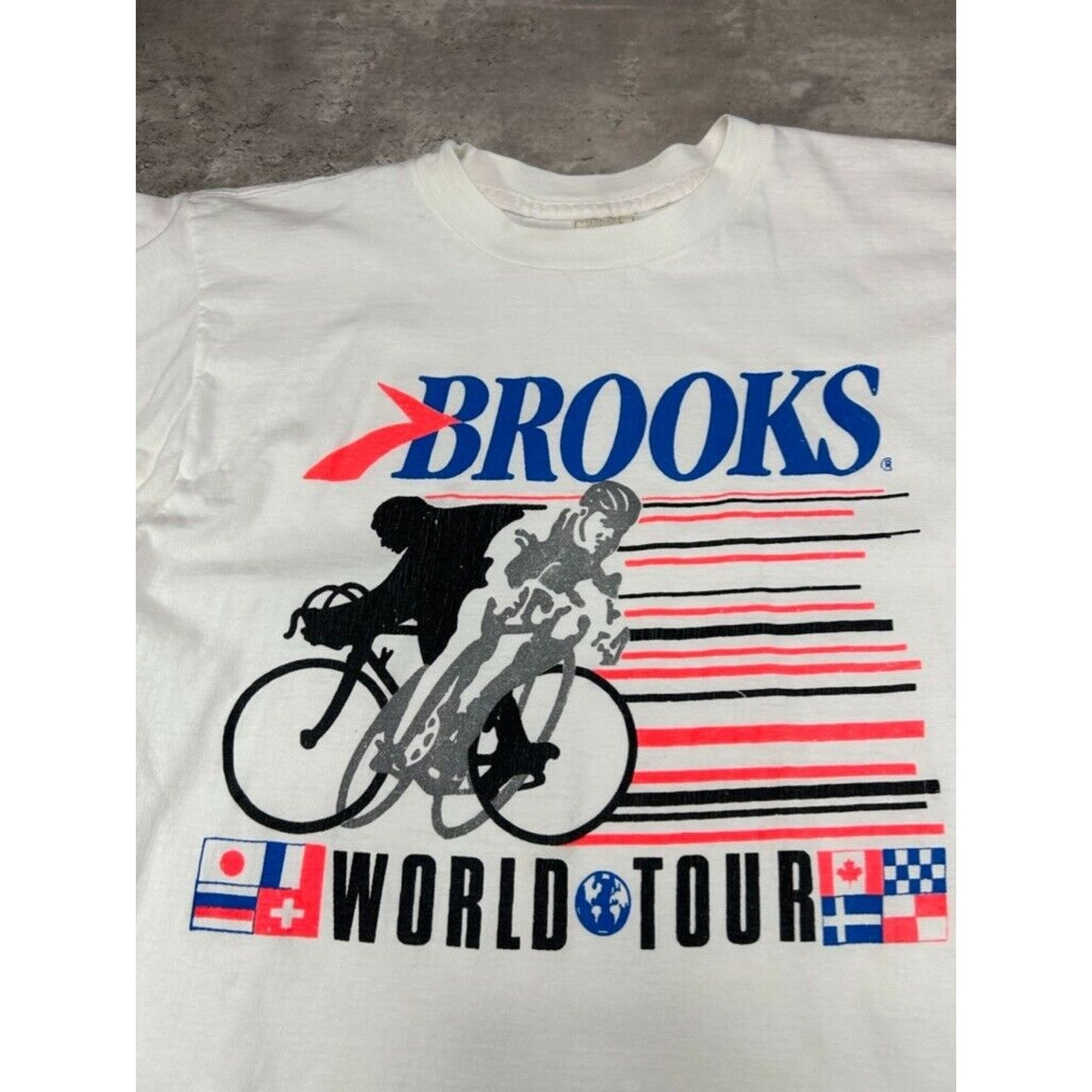 Vintage 90s Brooks Cycling World Tour Graphic T-Shirt Size Large White