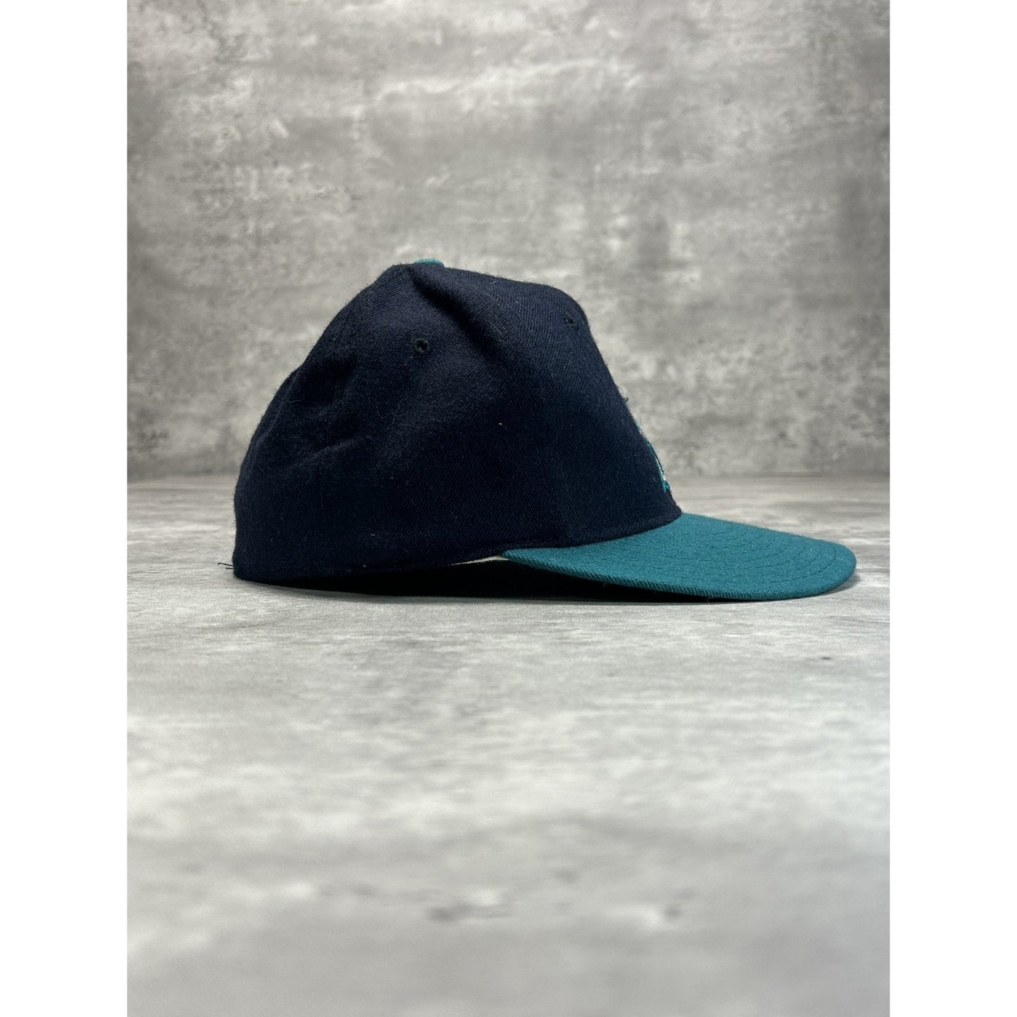 Vintage Seattle Mariners MLB Embroidered Logo Baseball Fitted Hat Size 7