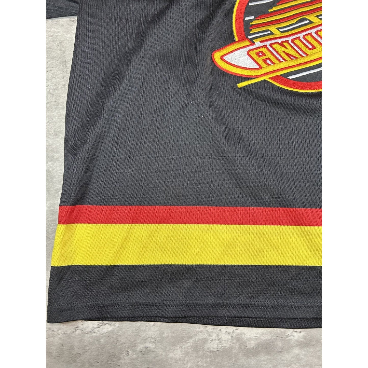 Vintage 90s Vancouver Canucks NHL Stitch CCM Maska Hockey Jersey Size XXL