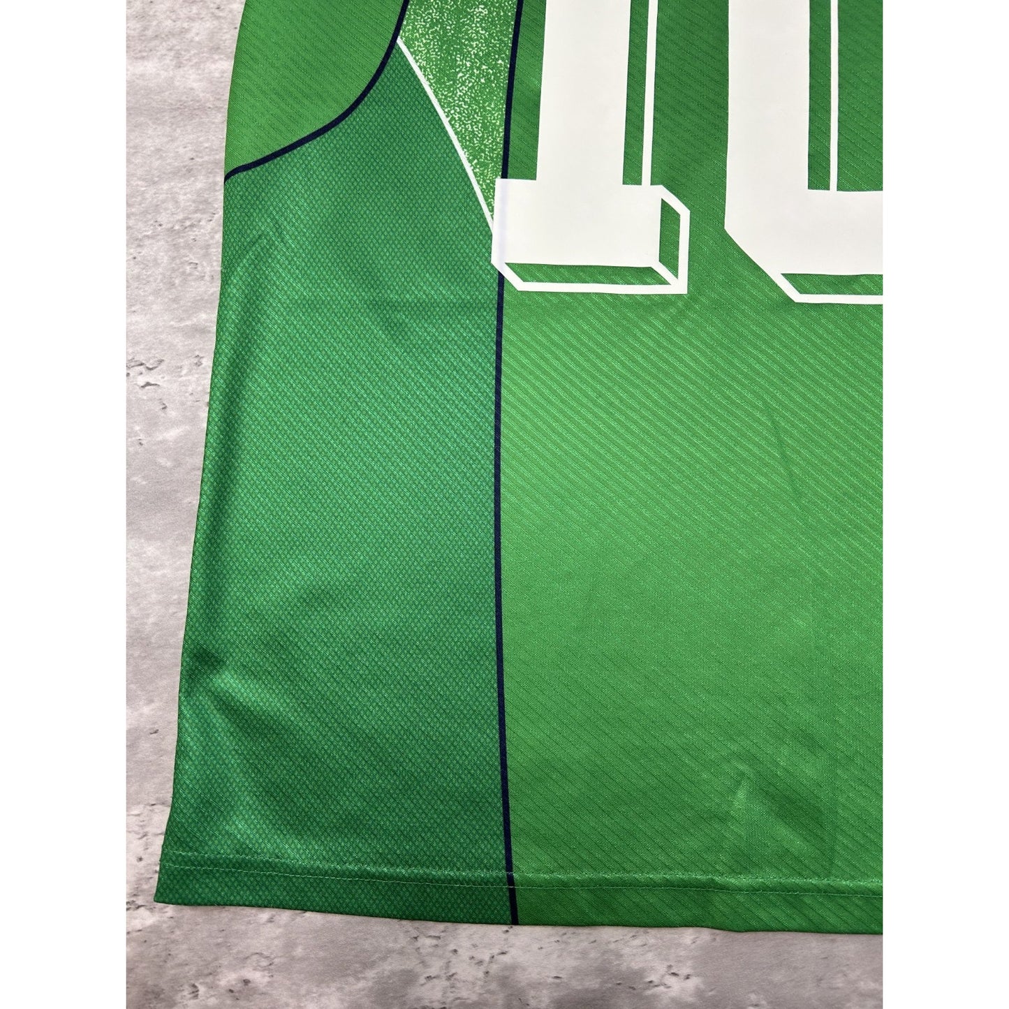 Vintage 90s Robbie Keane #10 Ireland Umbro Soccer Jersey Size Medium Green