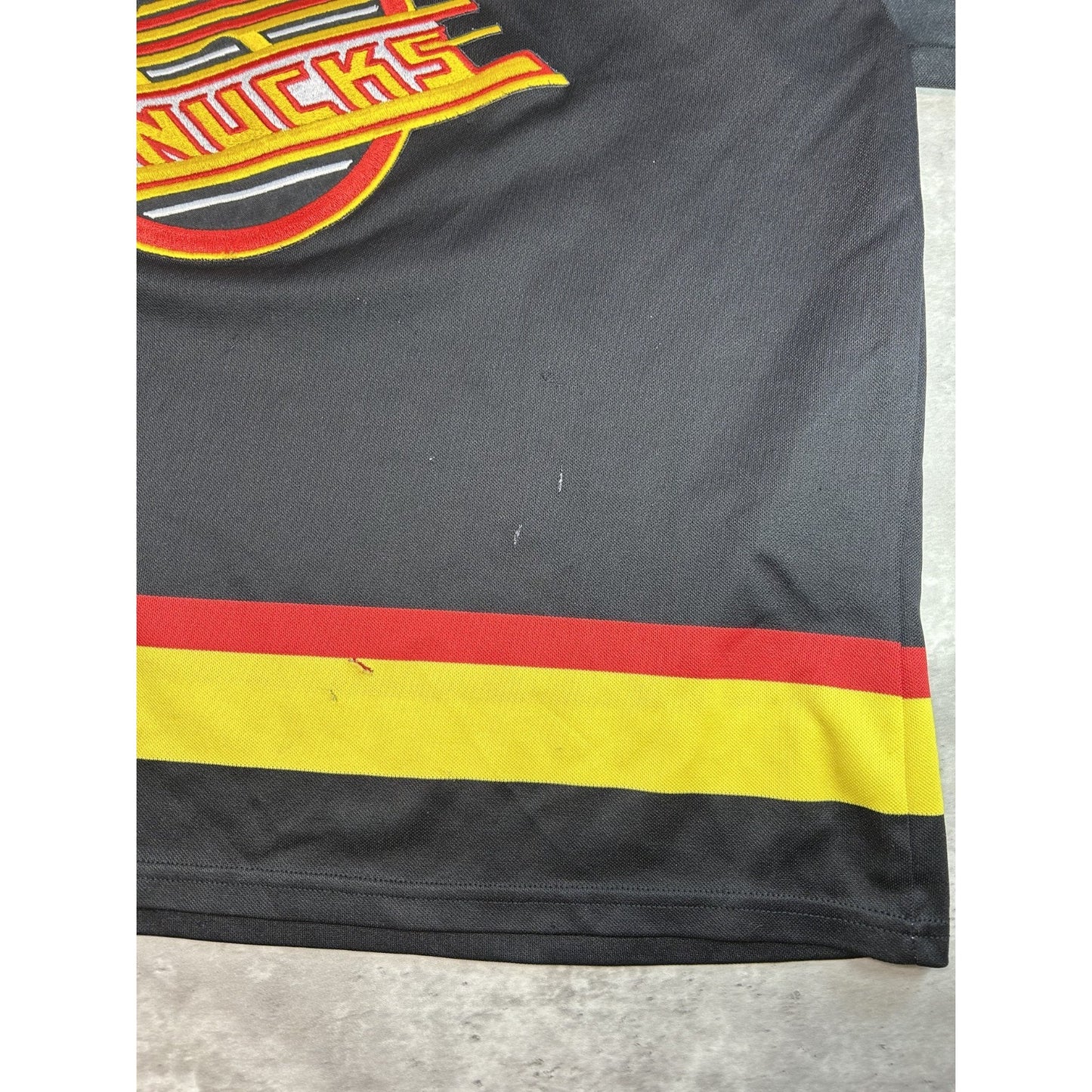 Vintage 90s Vancouver Canucks NHL Stitch CCM Maska Hockey Jersey Size XXL