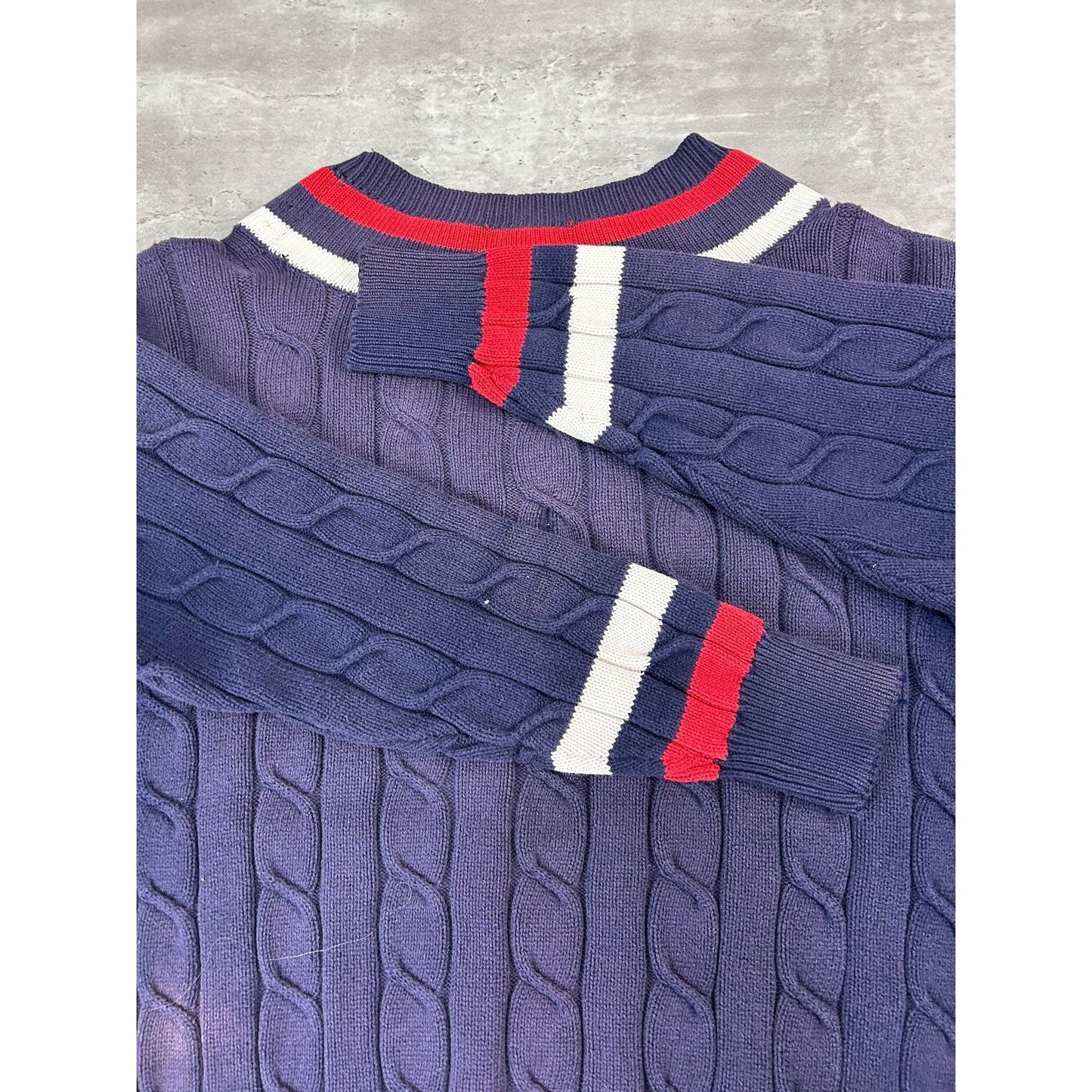 Vintage 90s Izod Embroidered Spellout Cable Knit V-Neck Sweater Size Large