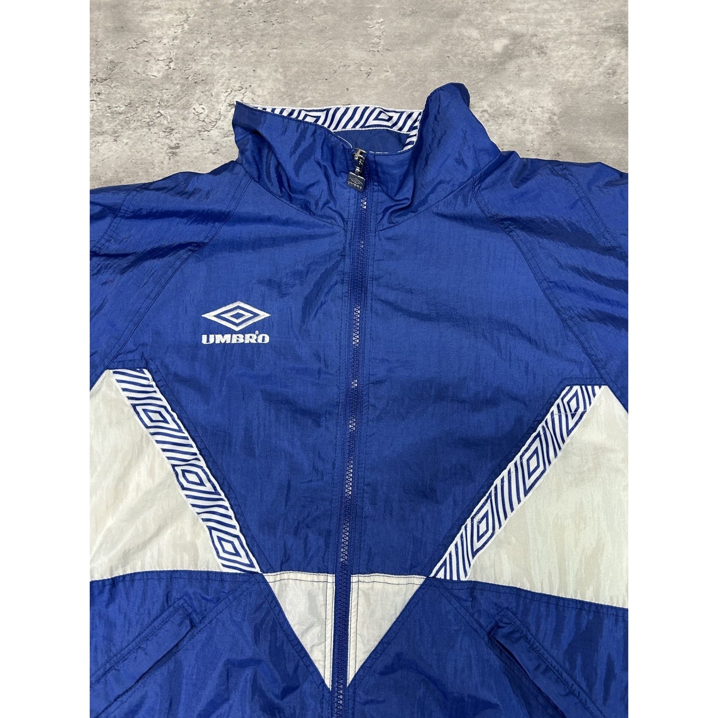 Vintage 90s Umbro Embroidered Logo Full Zip Windbreaker Jacket Size Medium
