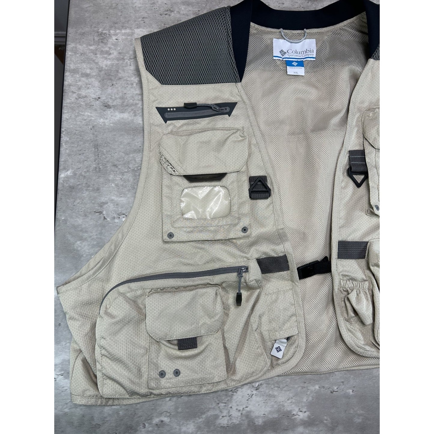 Columbia PFG Multi Pocket Two Tone Fishing Vest Size XL Beige