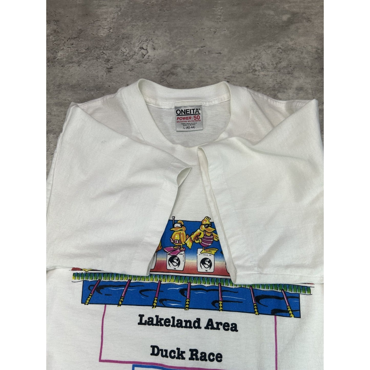Vintage 90s Lakeland Duck Race Cartoon Duck Graphic T-Shirt Size Large